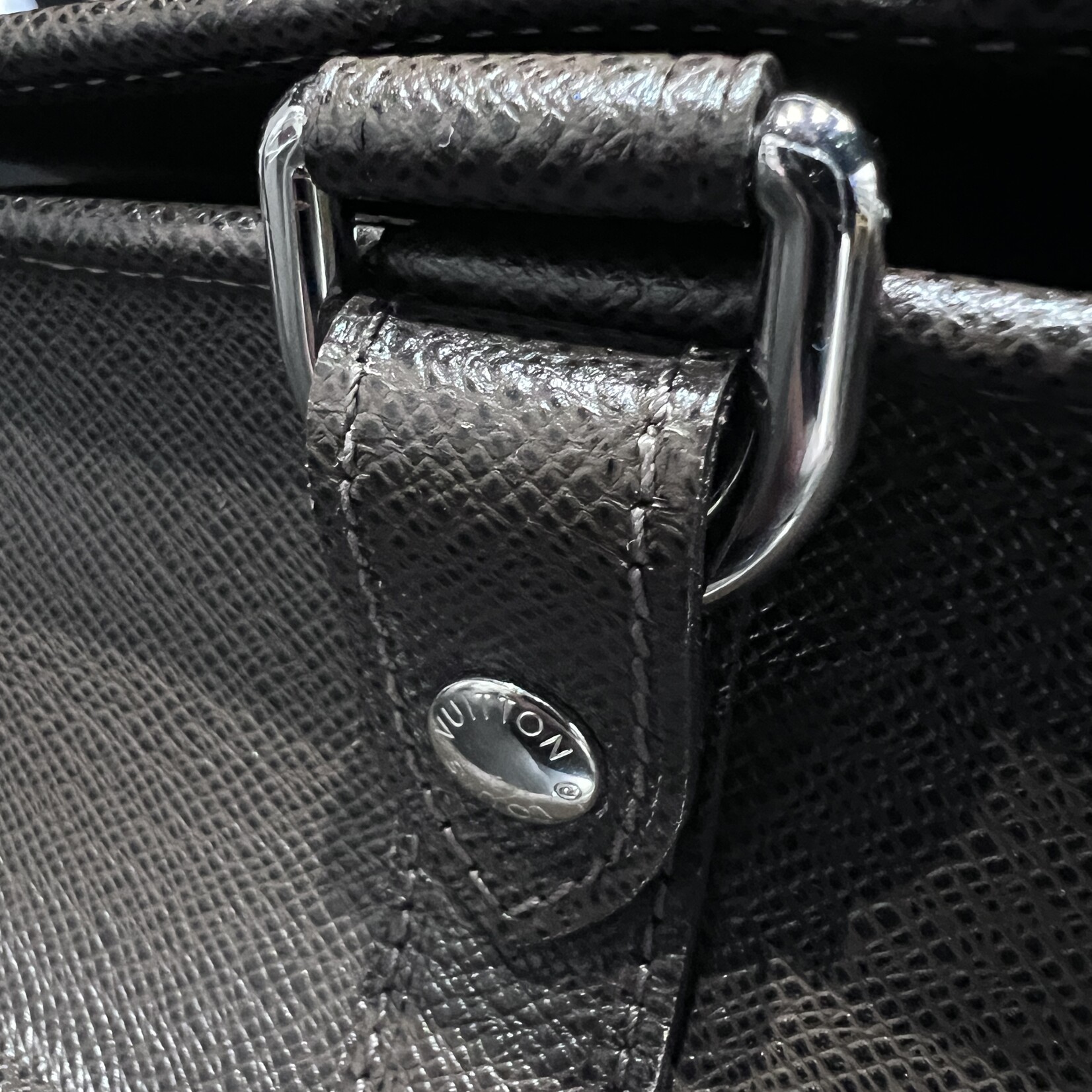 Louis Vuitton Louis Vuitton Taiga Andrei