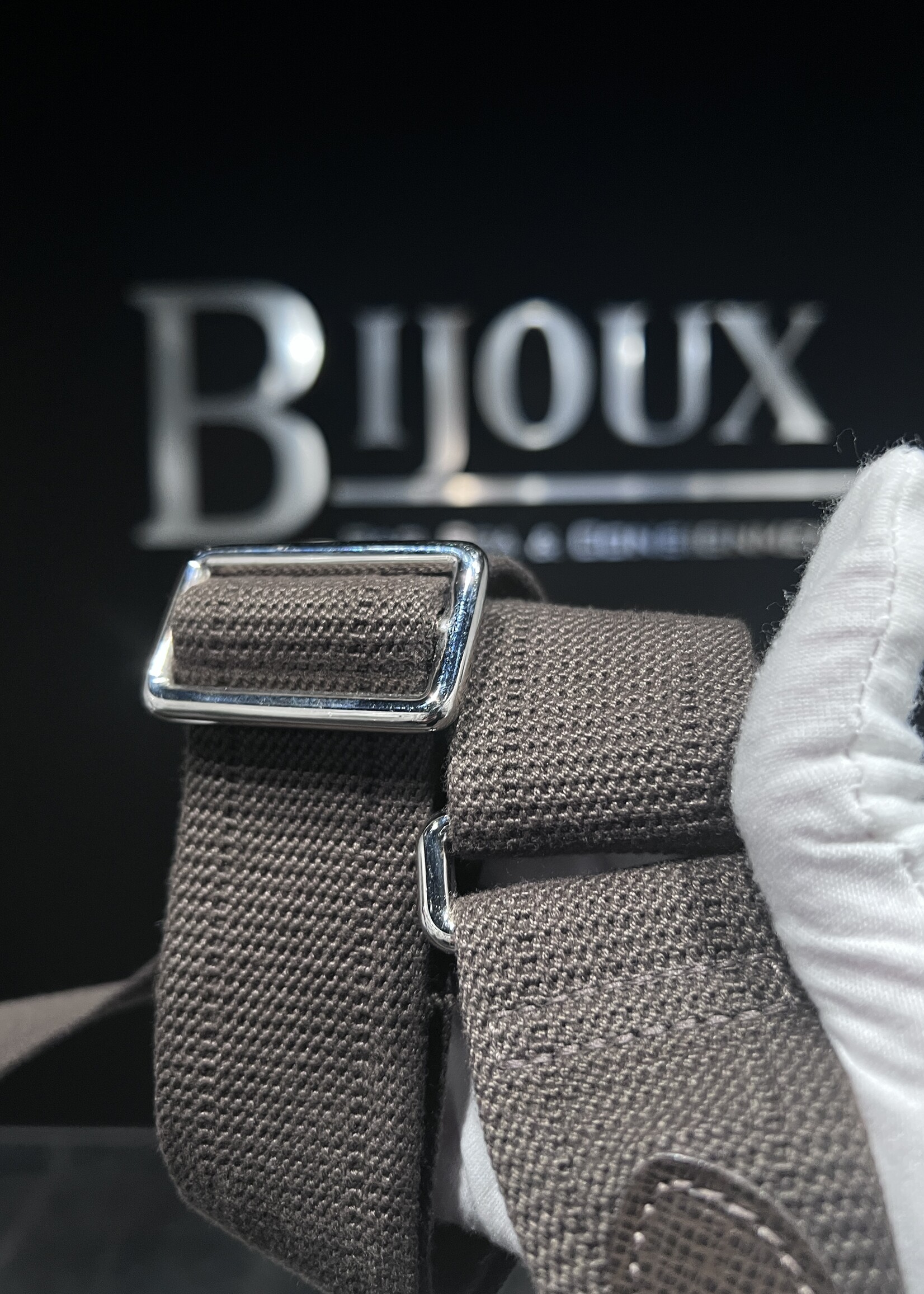 Louis Vuitton Louis Vuitton Taiga Andrei