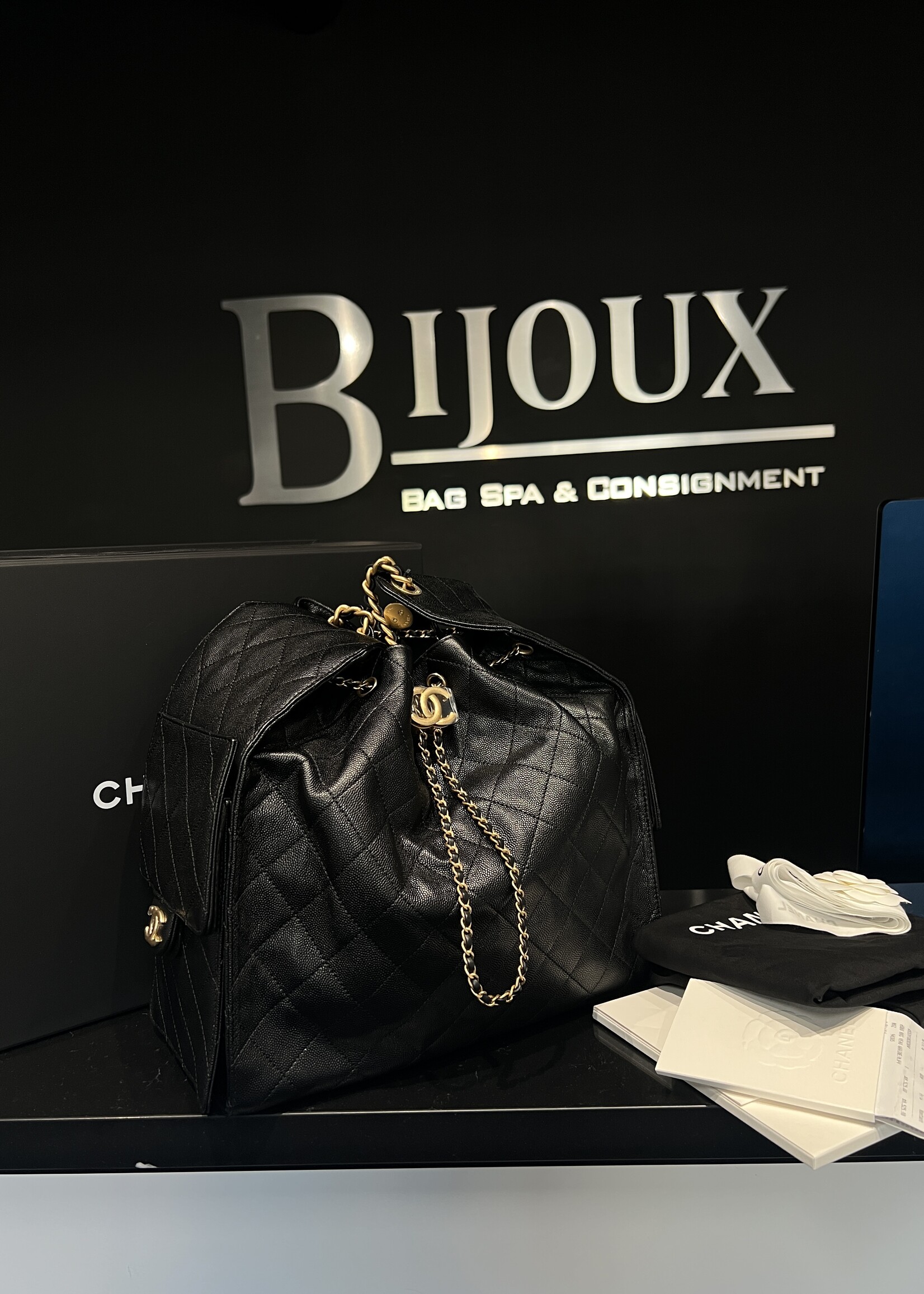 Chanel Chanel 25 Black GHW