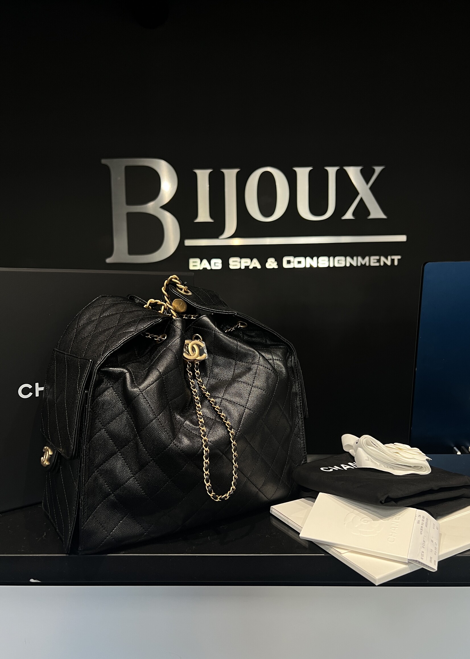 Chanel Chanel 25 Black GHW