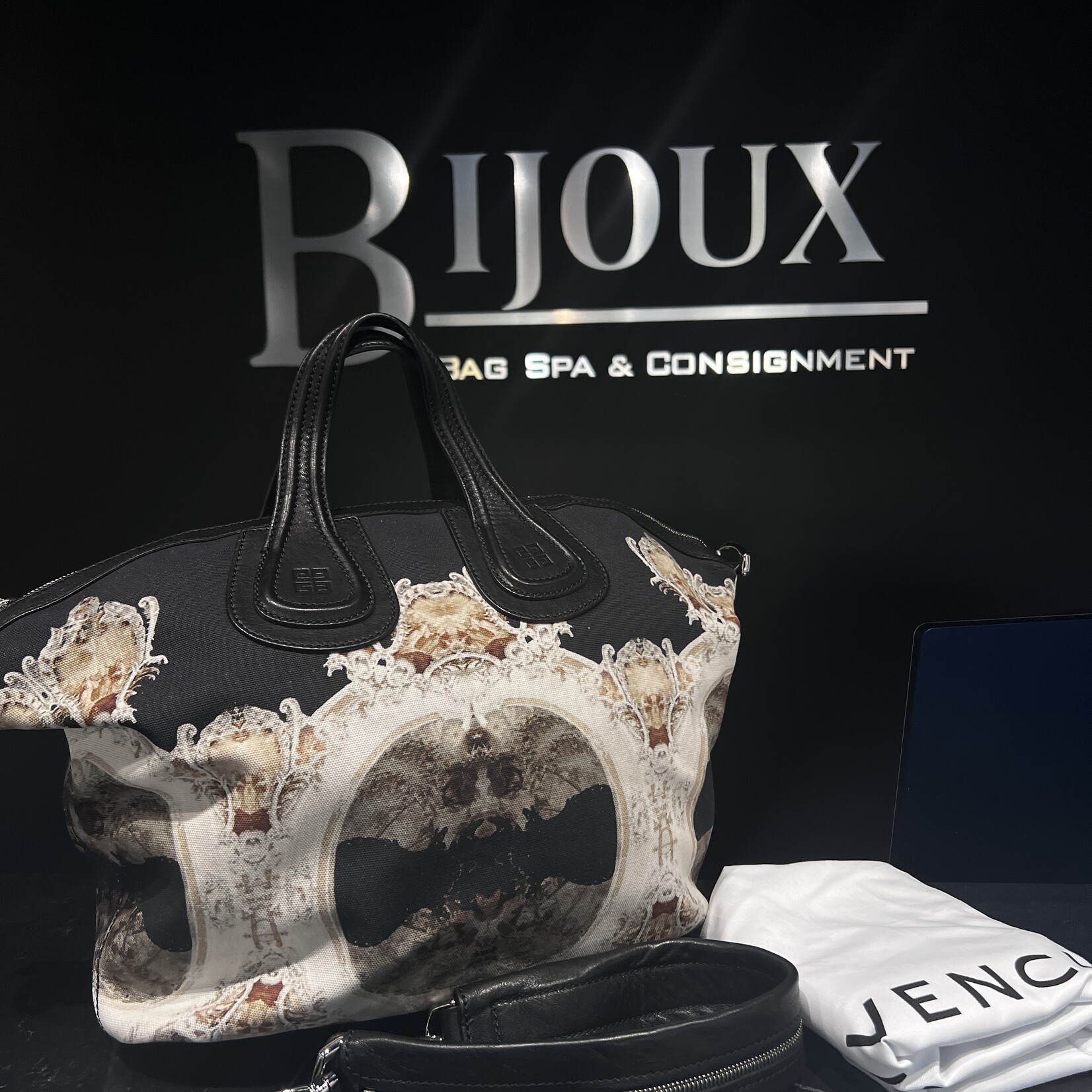 Givenchy Givenchy Cathedral Nightingale Black