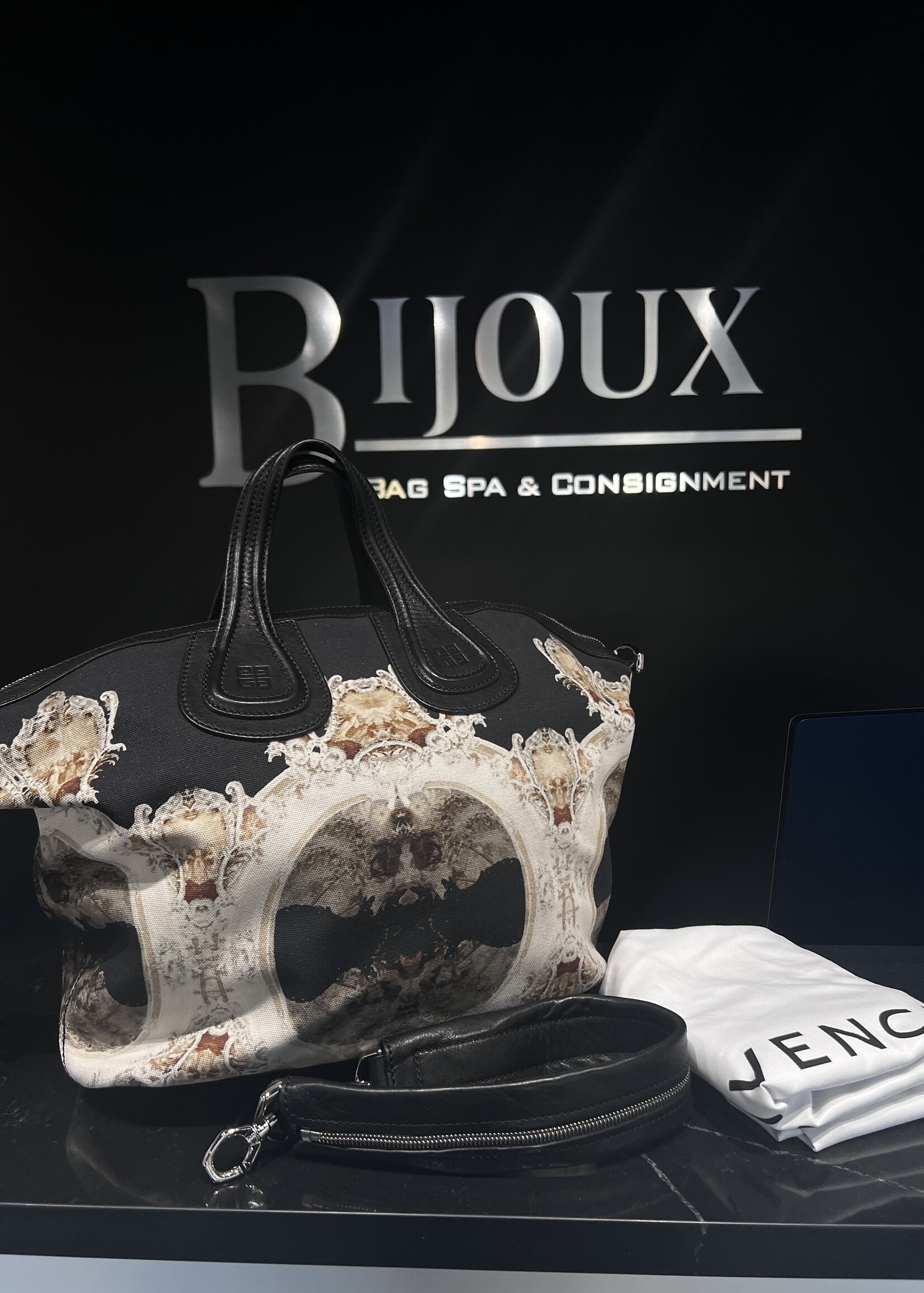 Givenchy Givenchy Cathedral Nightingale Black