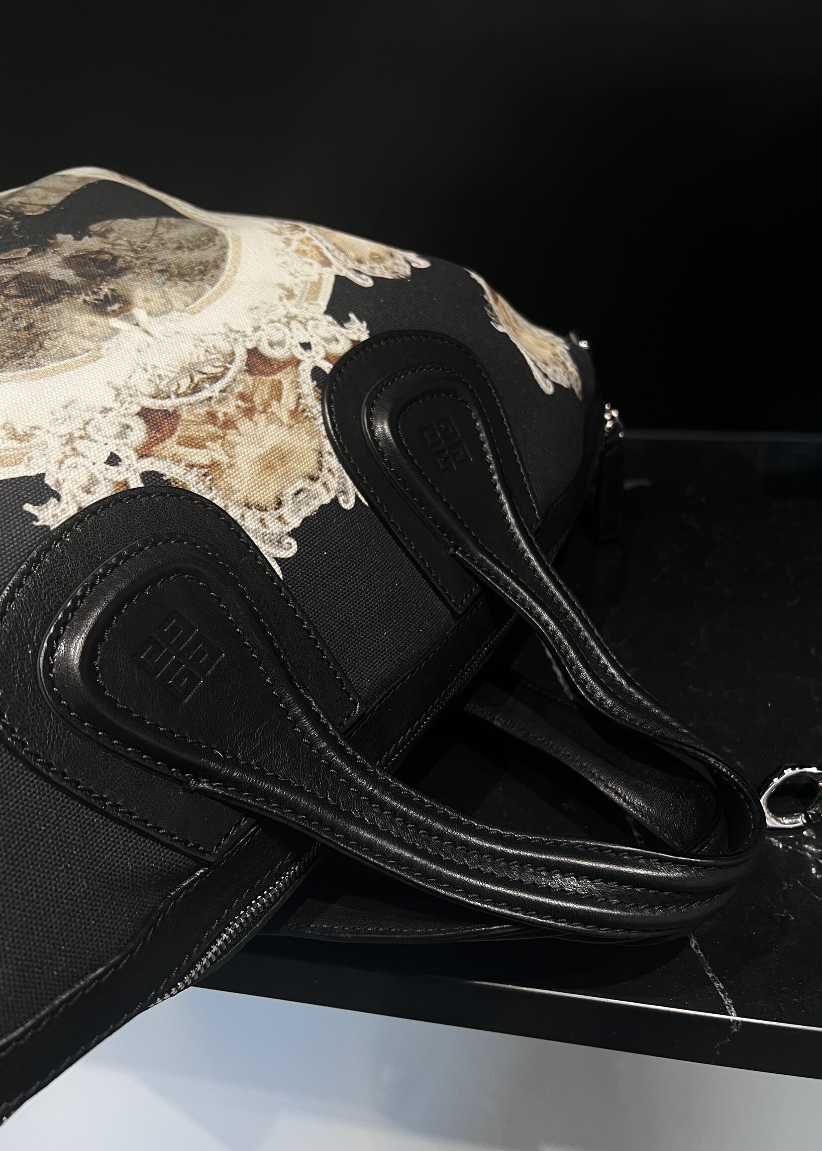 Givenchy Givenchy Cathedral Nightingale Black