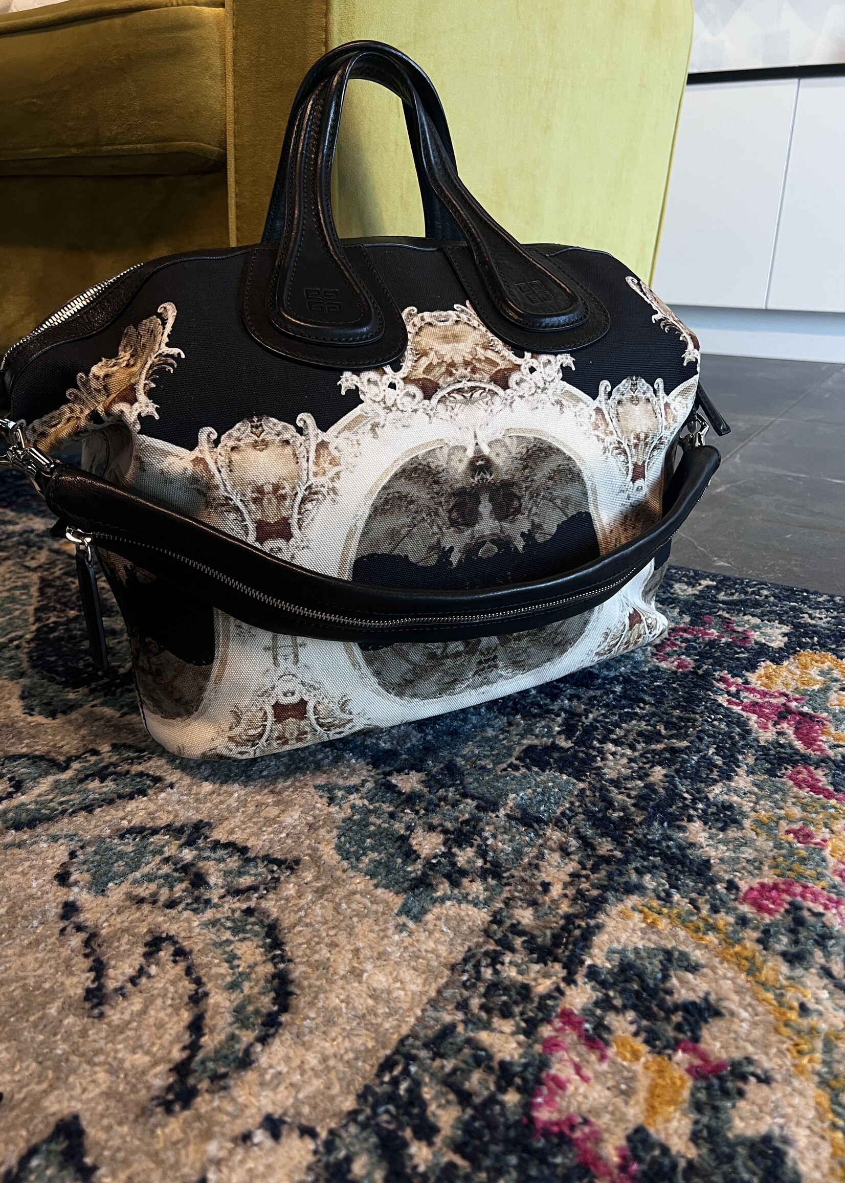 Givenchy Givenchy Cathedral Nightingale Black