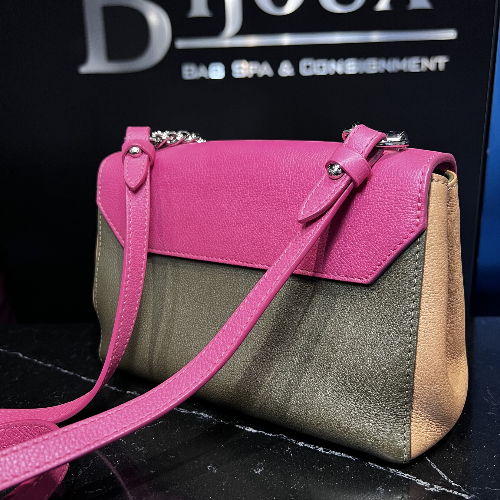 Louis Vuitton Louis Vuitton Lock Me Crossbody