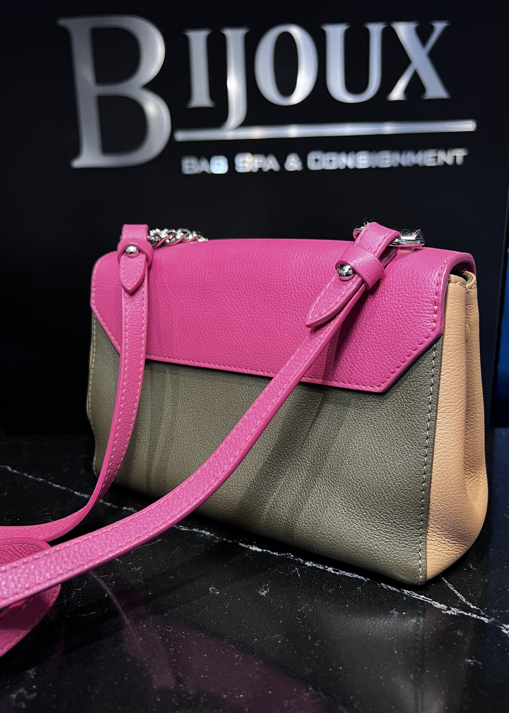 Louis Vuitton Louis Vuitton Lock Me Crossbody