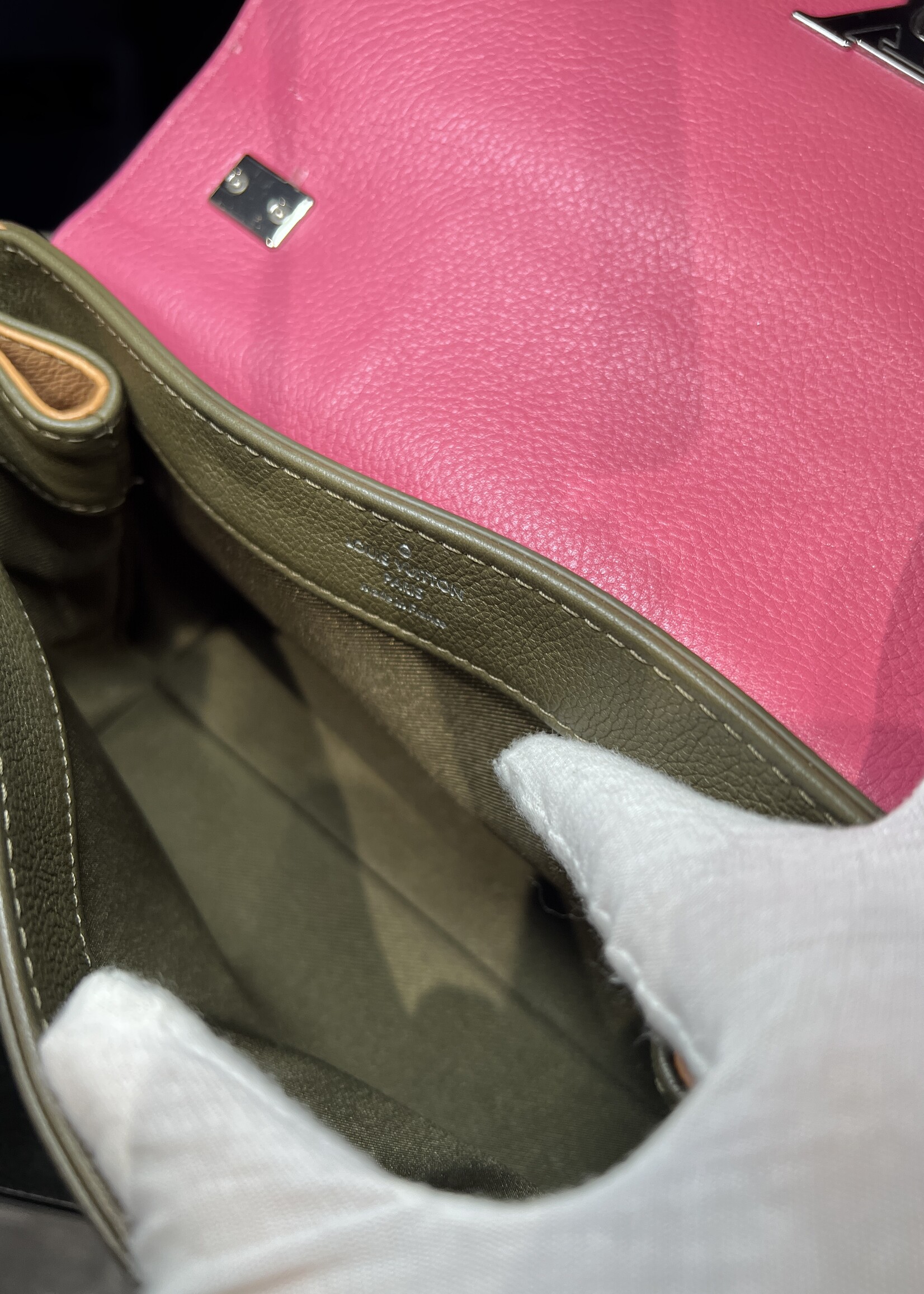 Louis Vuitton Louis Vuitton Lock Me Crossbody