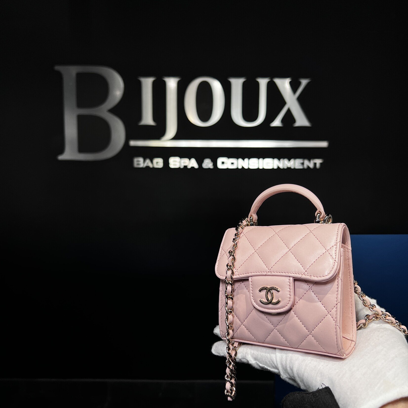 Chanel Chanel Quilted Top Handle Flap Clutch With Chain