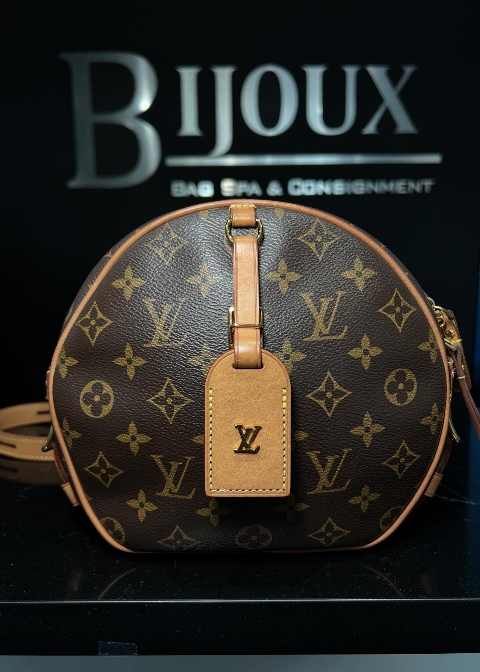 Louis Vuitton SOLD - Louis Vuitton Boite Chapeau