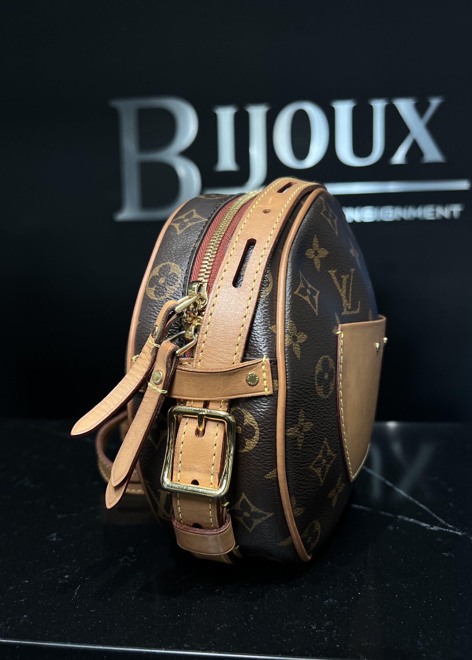 Louis Vuitton SOLD - Louis Vuitton Boite Chapeau