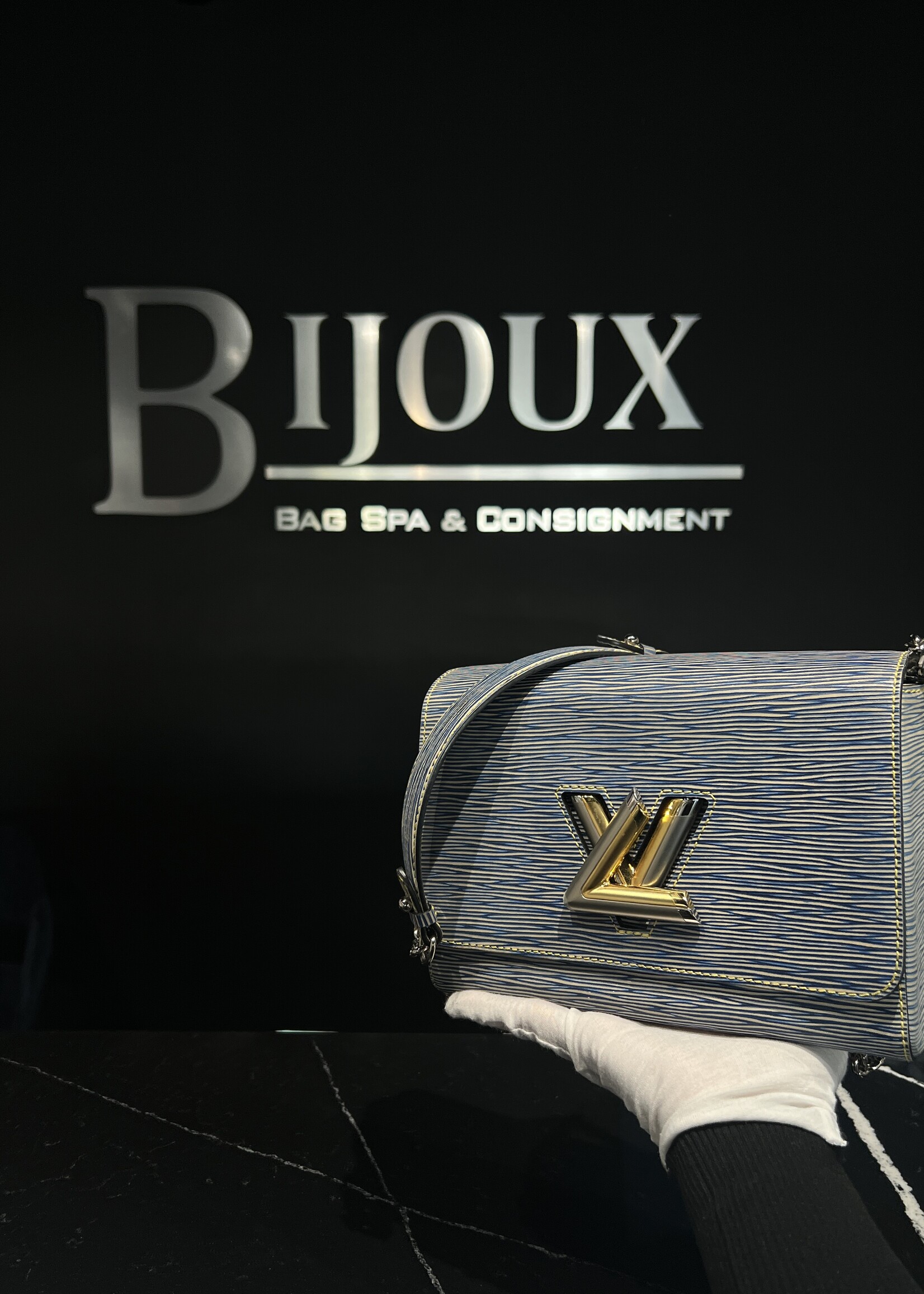 Louis Vuitton Louis Vuitton Twist MM Denim