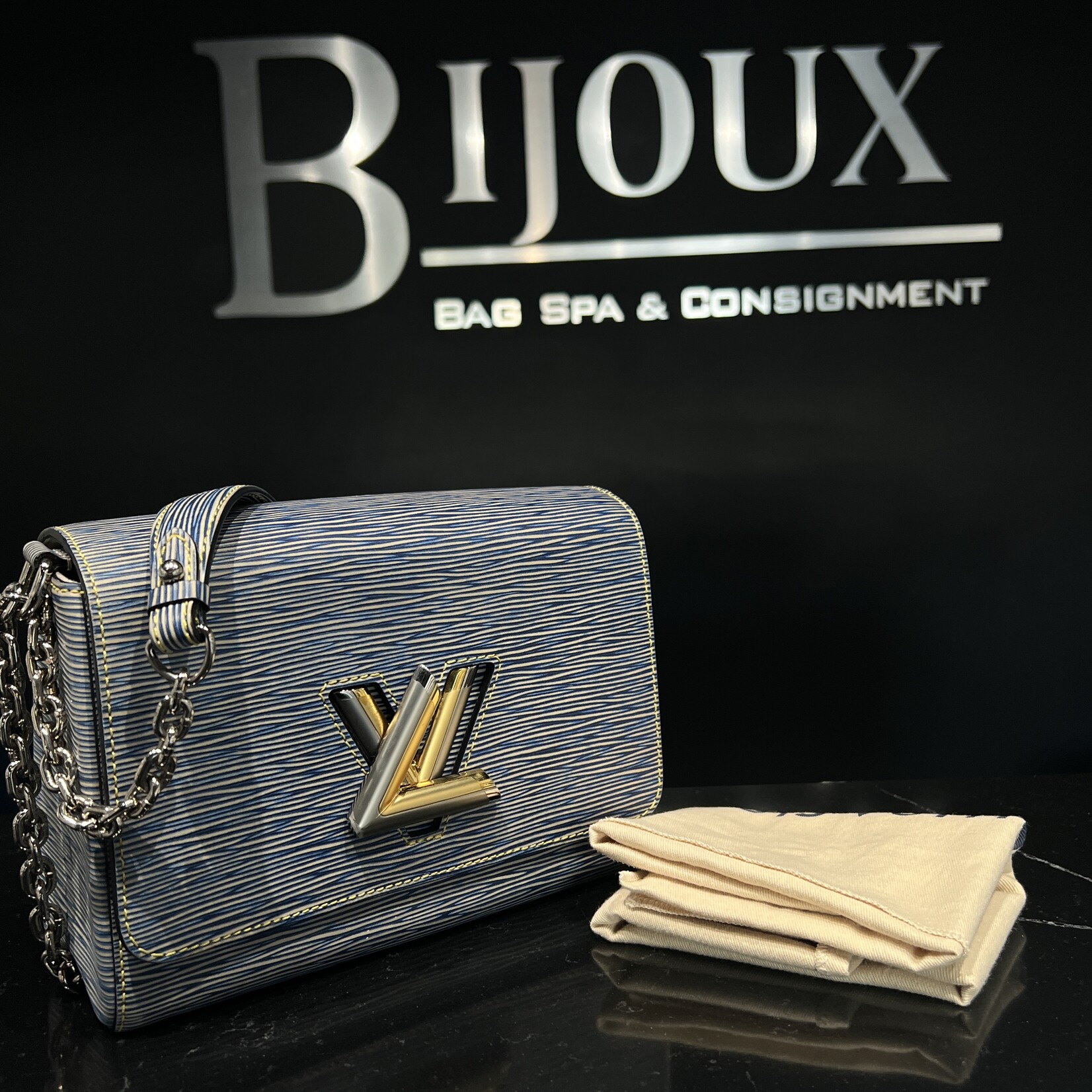 Louis Vuitton Louis Vuitton Twist MM Denim