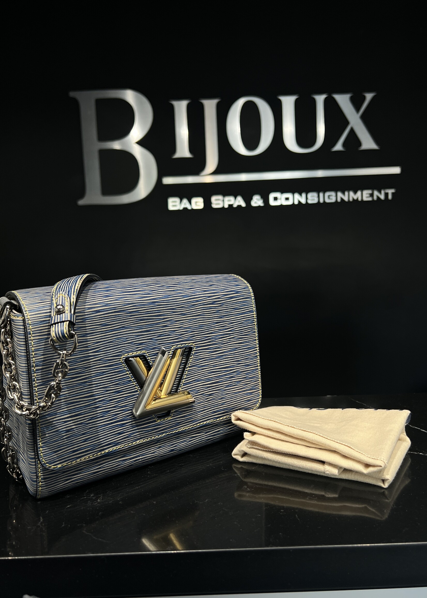 Louis Vuitton Louis Vuitton Twist MM Denim