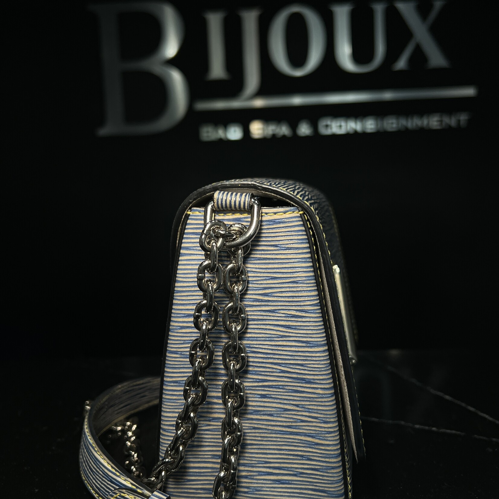 Louis Vuitton Louis Vuitton Twist MM Denim