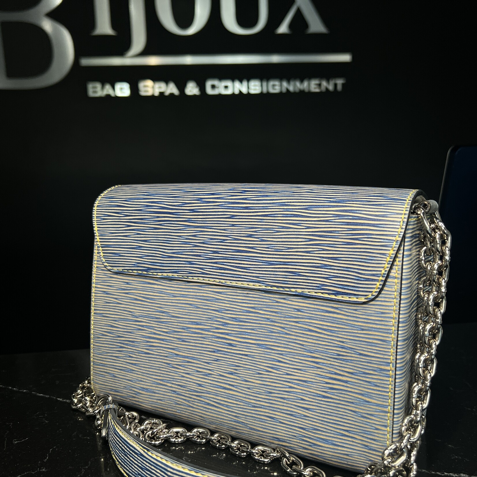 Louis Vuitton Louis Vuitton Twist MM Denim