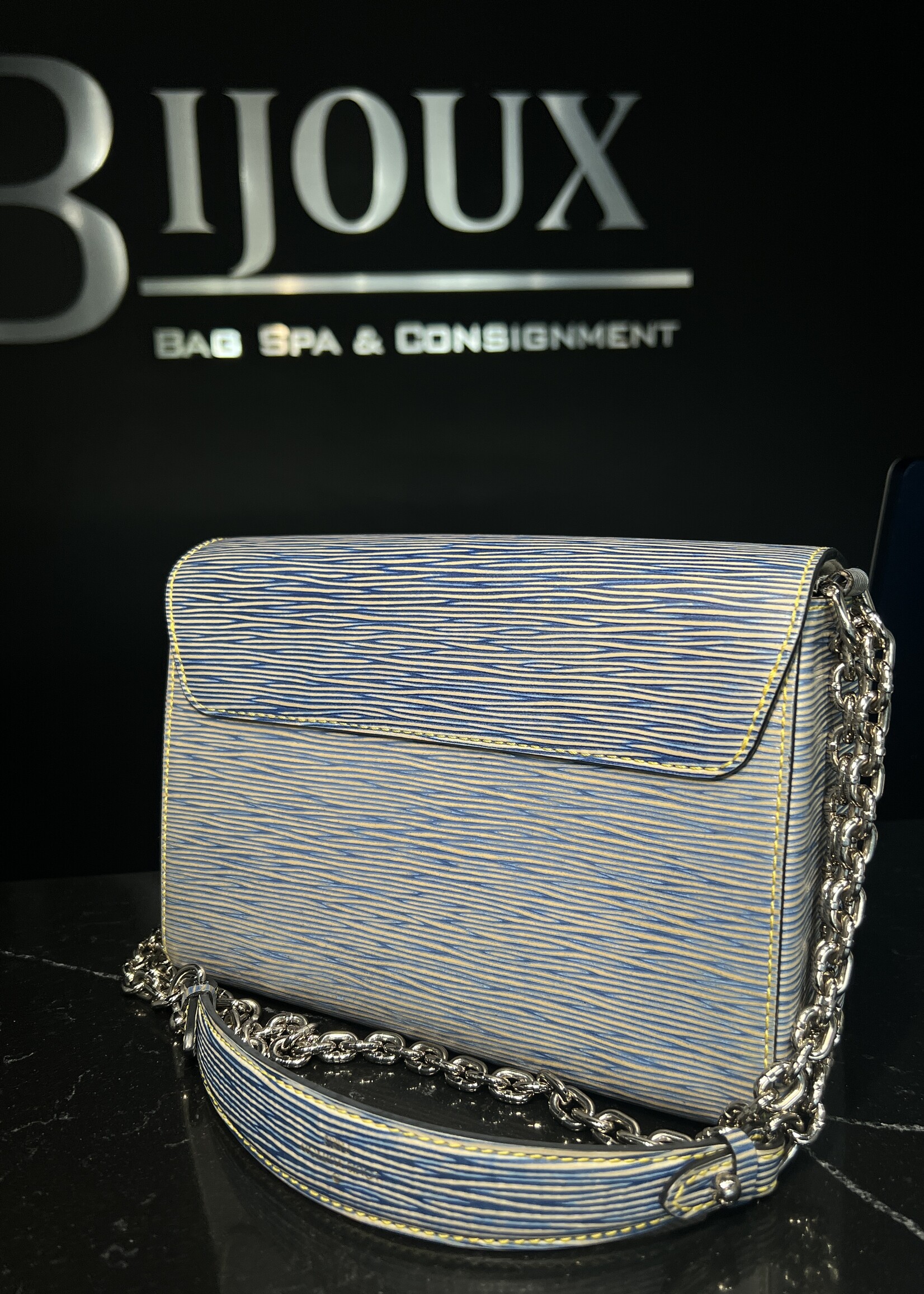 Louis Vuitton Louis Vuitton Twist MM Denim