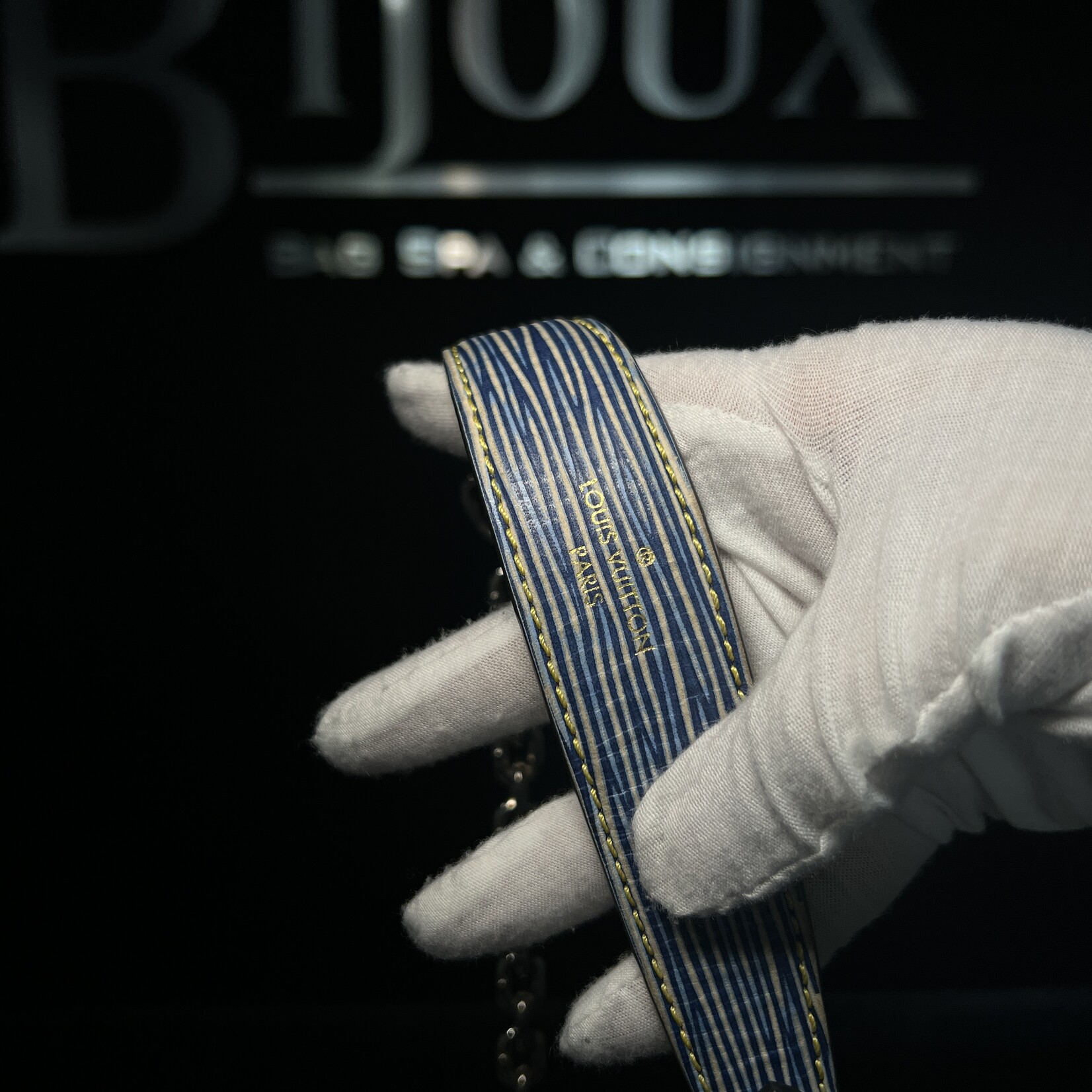 Louis Vuitton Louis Vuitton Twist MM Denim