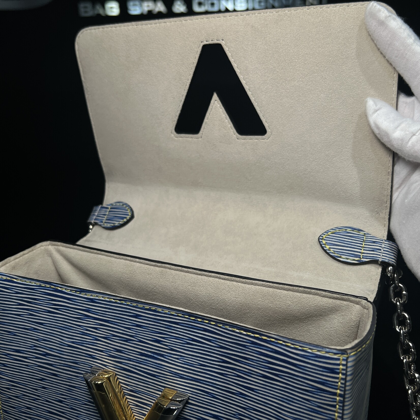 Louis Vuitton Louis Vuitton Twist MM Denim