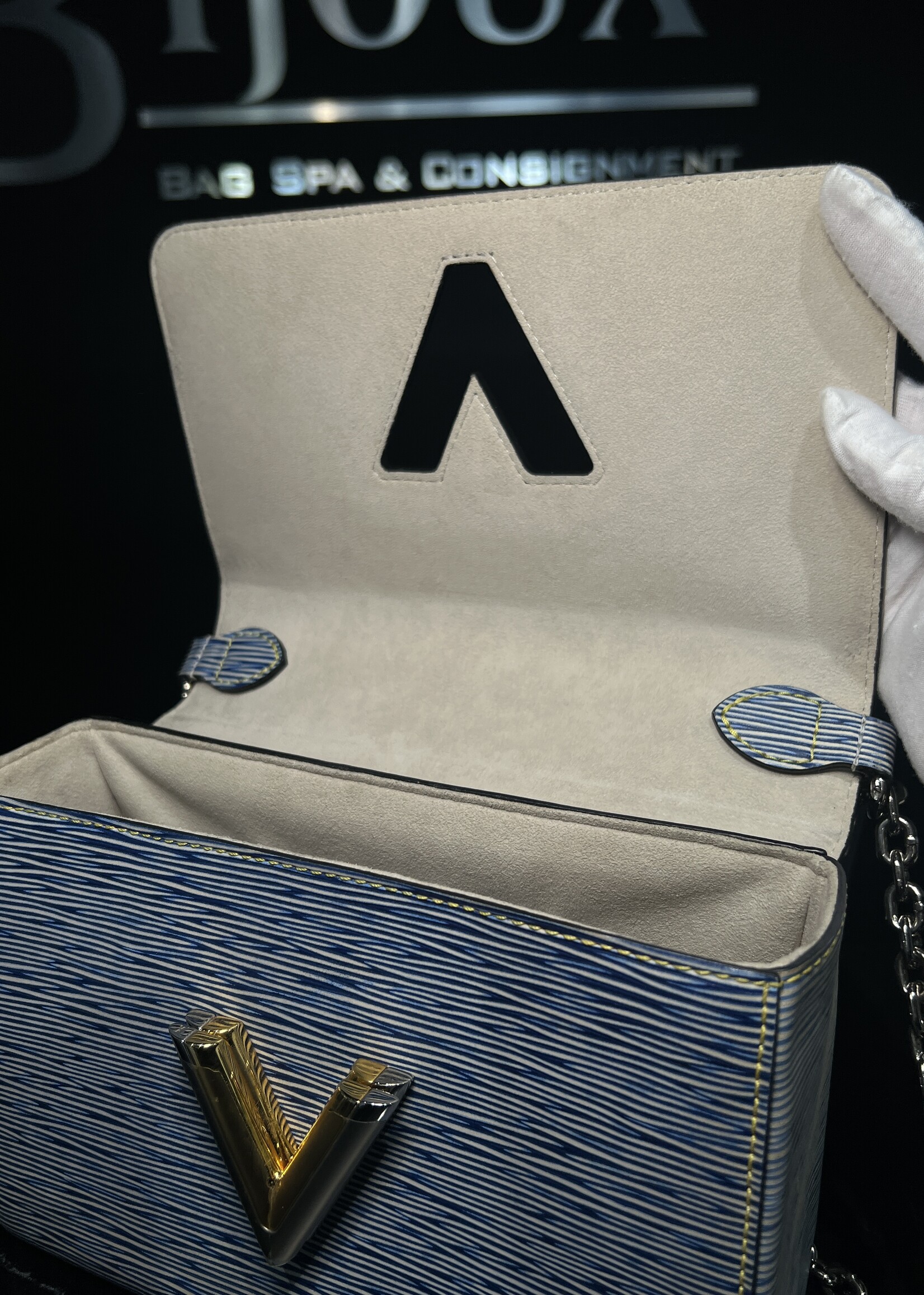 Louis Vuitton Louis Vuitton Twist MM Denim