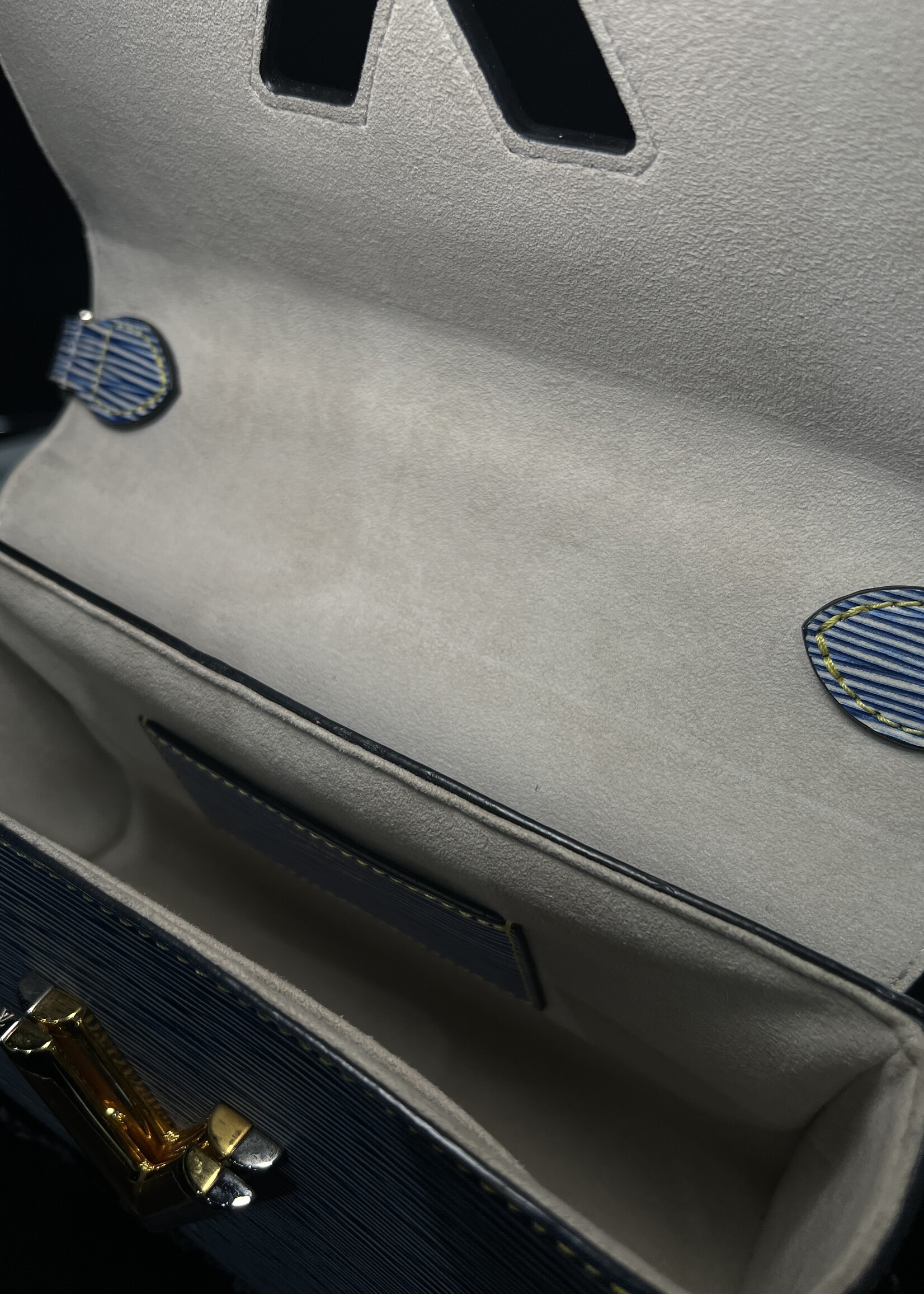 Louis Vuitton Louis Vuitton Twist MM Denim