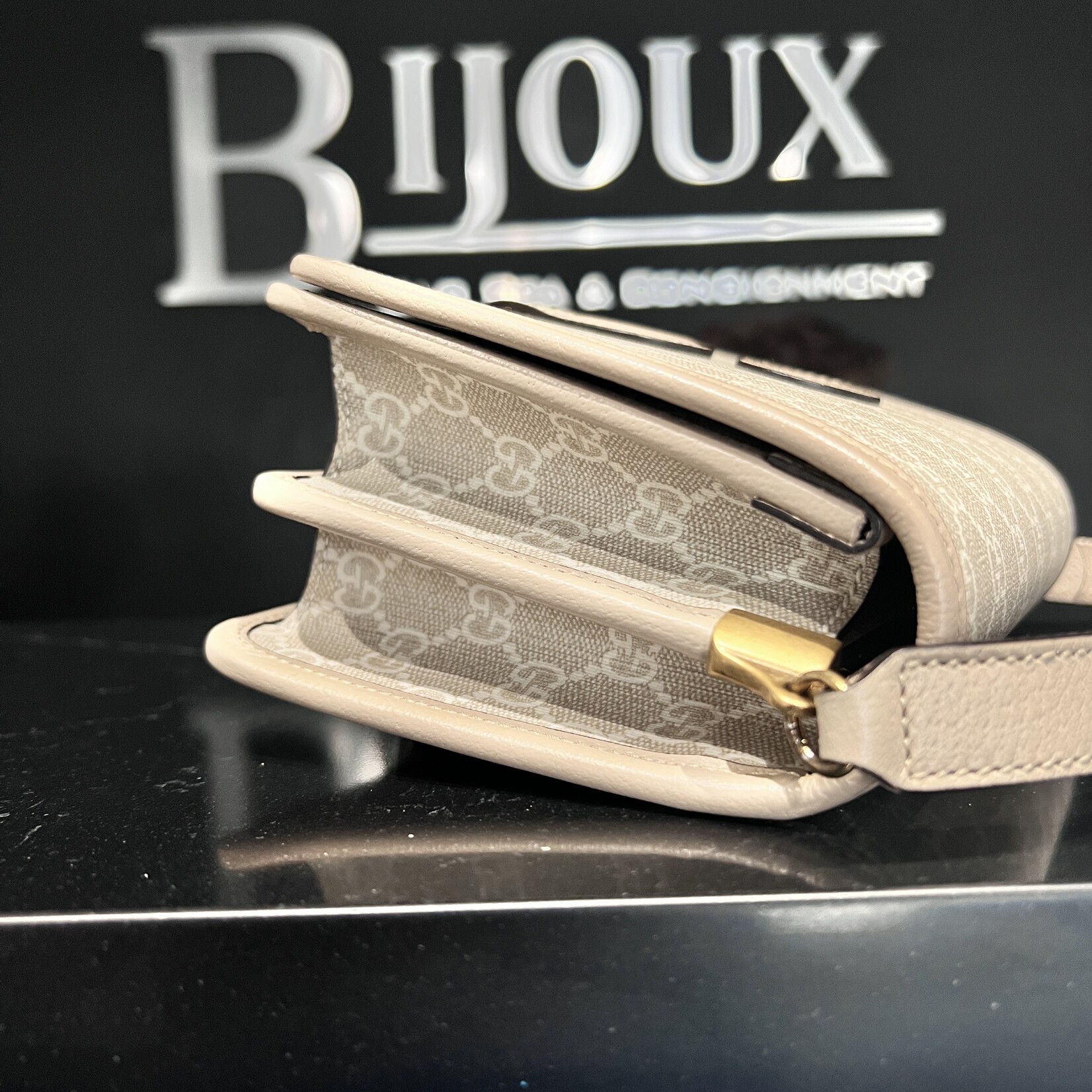 Gucci Gucci Supreme Crossbody Dollar Bag