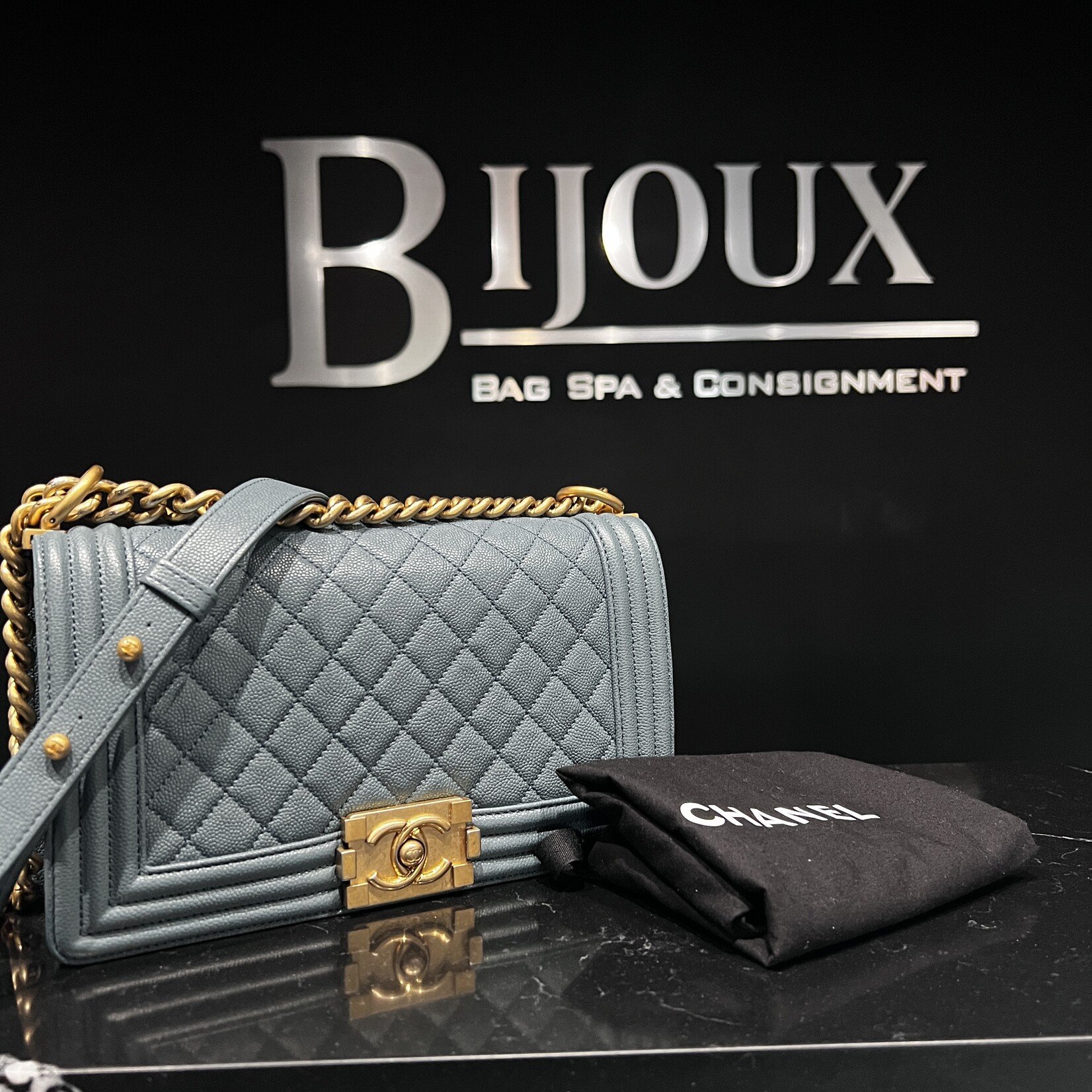 Chanel Chanel Medium Caviar Boy Bag GHW