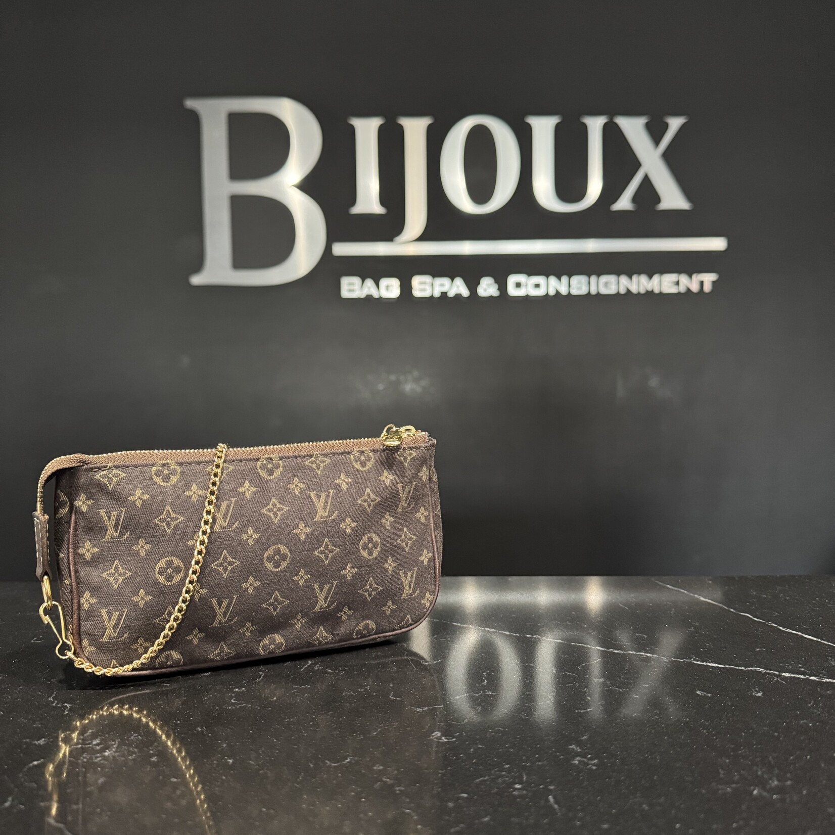 Louis Vuitton Louis Vuitton Mini Lin Bucket PM Pouch