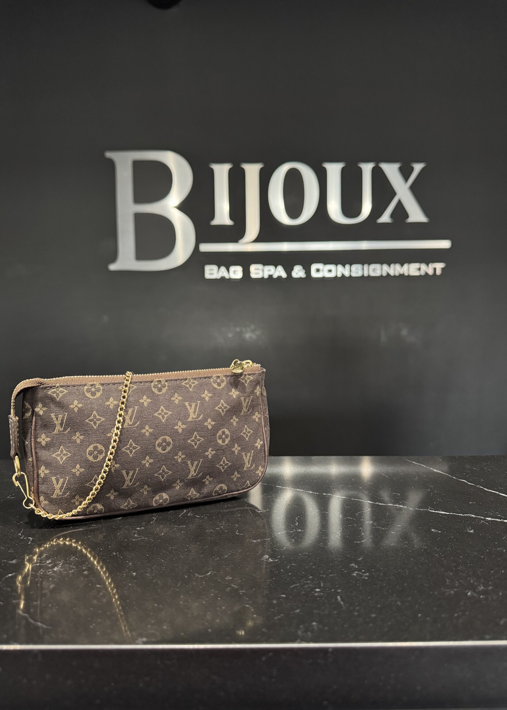 Louis Vuitton Louis Vuitton Mini Lin Bucket PM Pouch