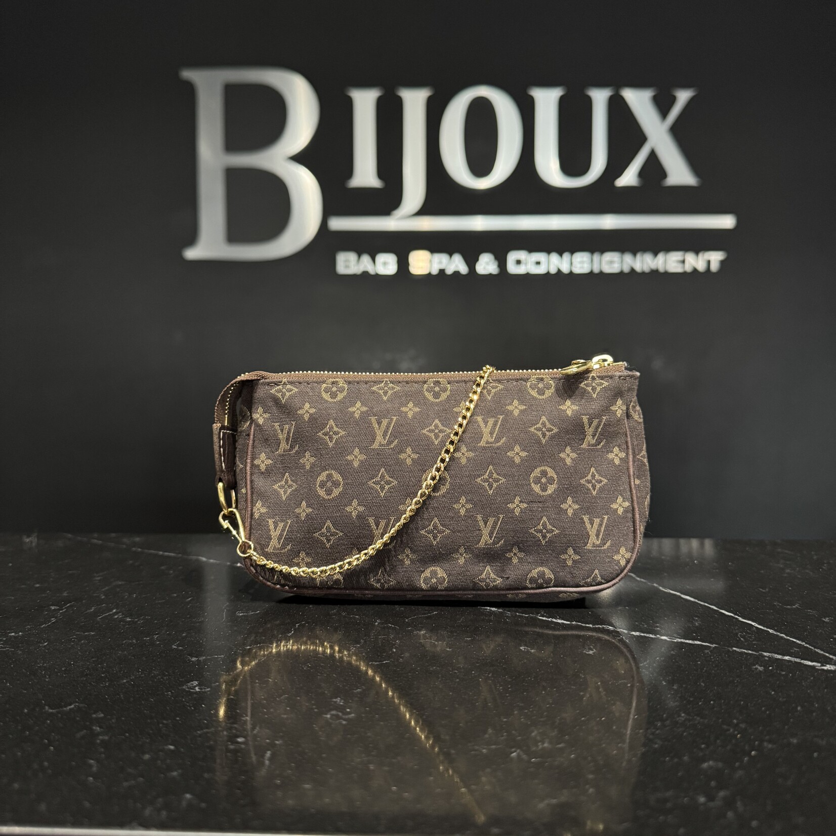 Louis Vuitton Louis Vuitton Mini Lin Bucket PM Pouch