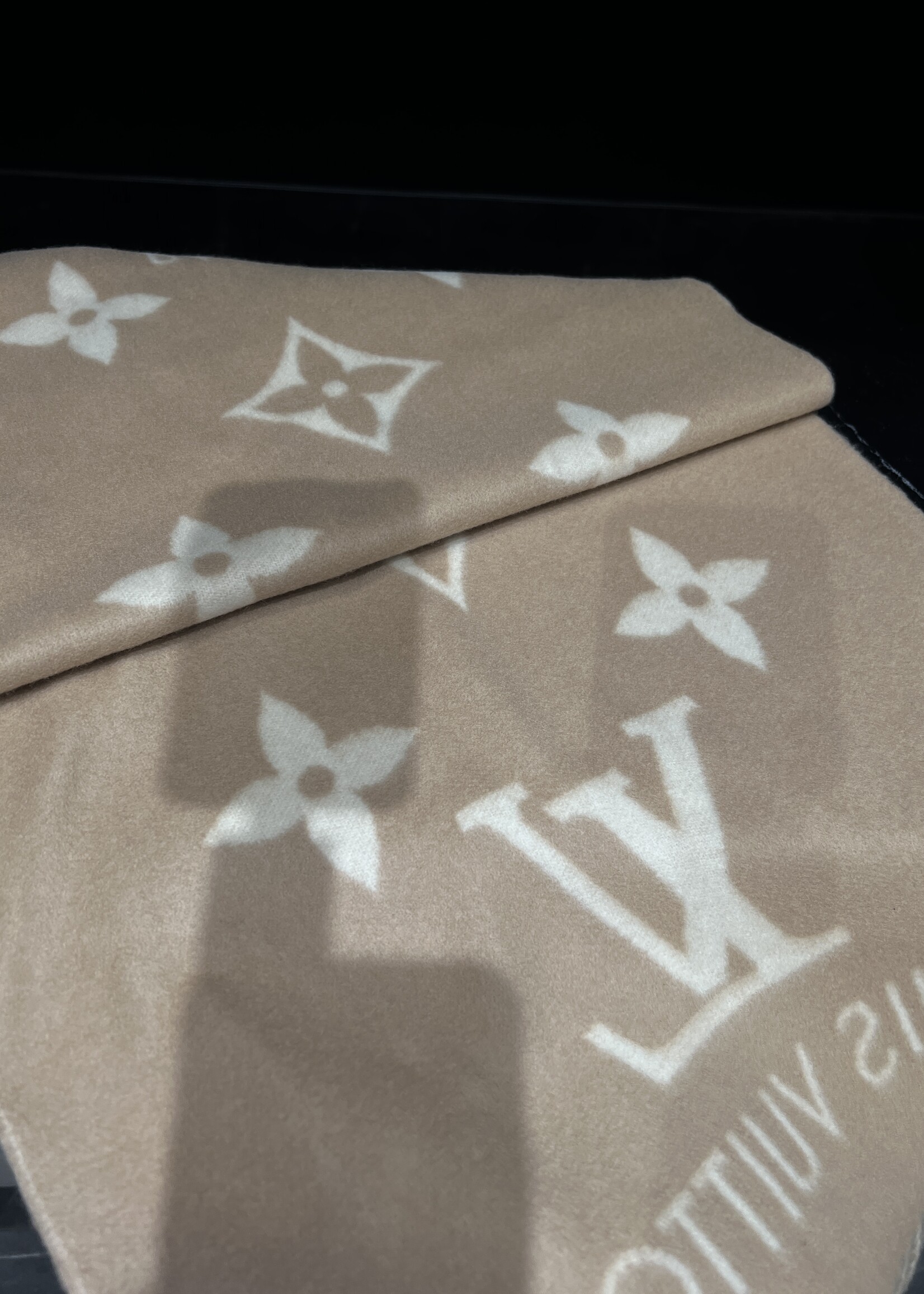 Louis Vuitton SOLD - Louis Vuitton Reikjavik Cashmere Scraf