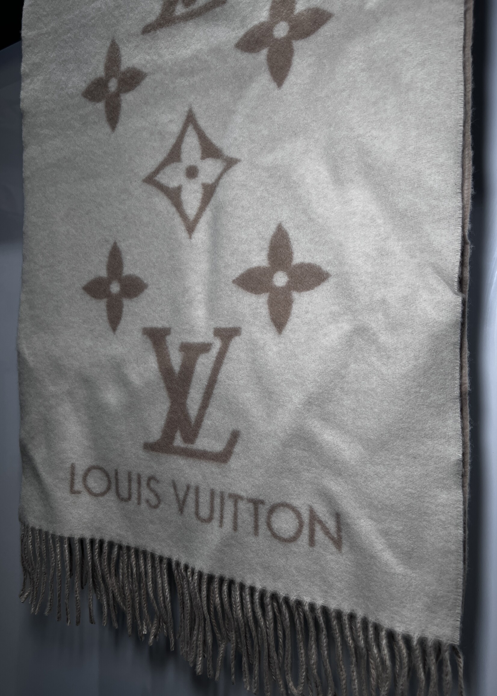 Louis Vuitton SOLD - Louis Vuitton Reikjavik Cashmere Scraf