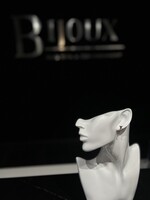 Louis Vuitton SOLD - Louis Vuitton 18k Diamond Idylle Blossom Earrings