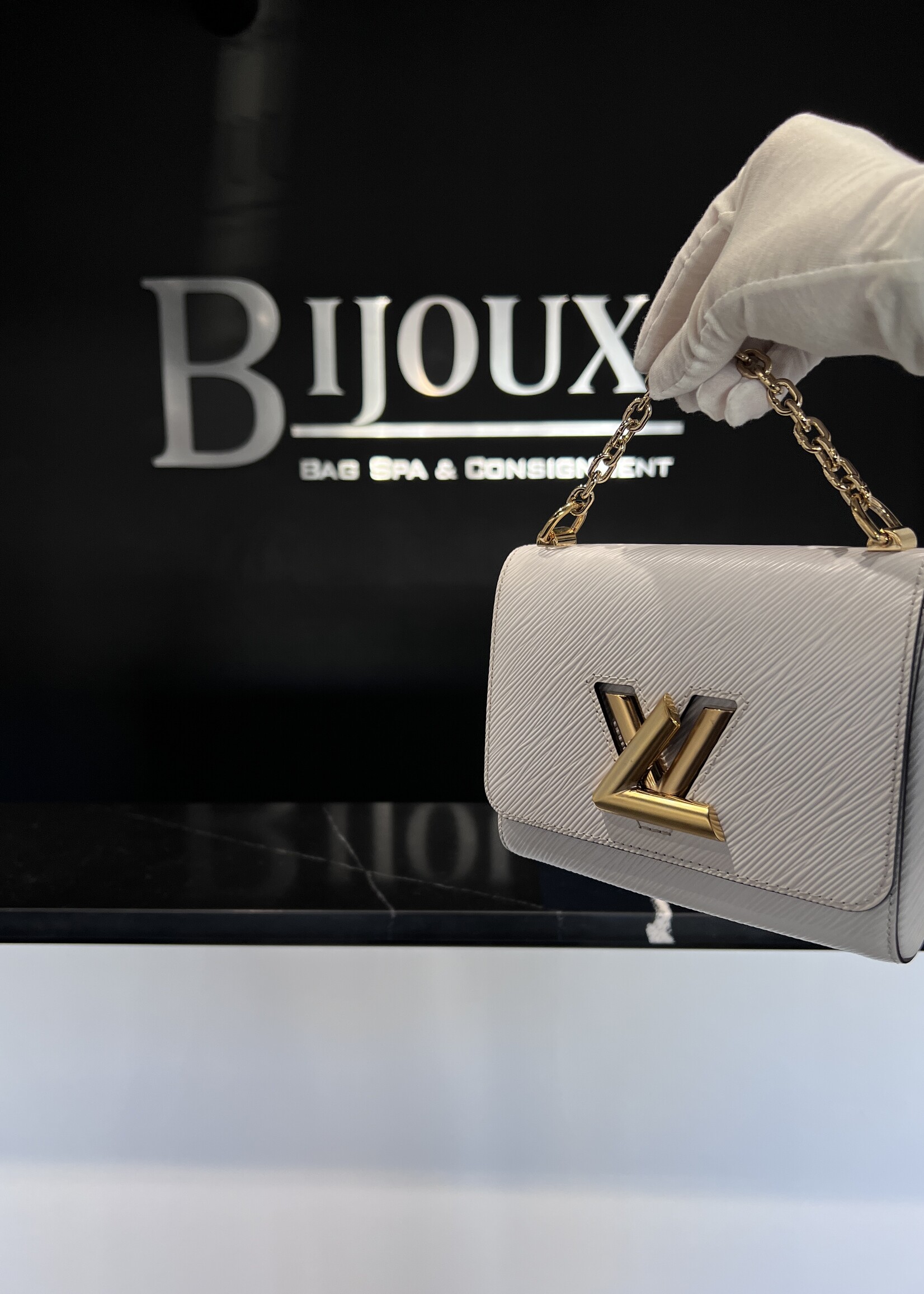 Louis Vuitton SOLD - Louis Vuitton Twist PM White