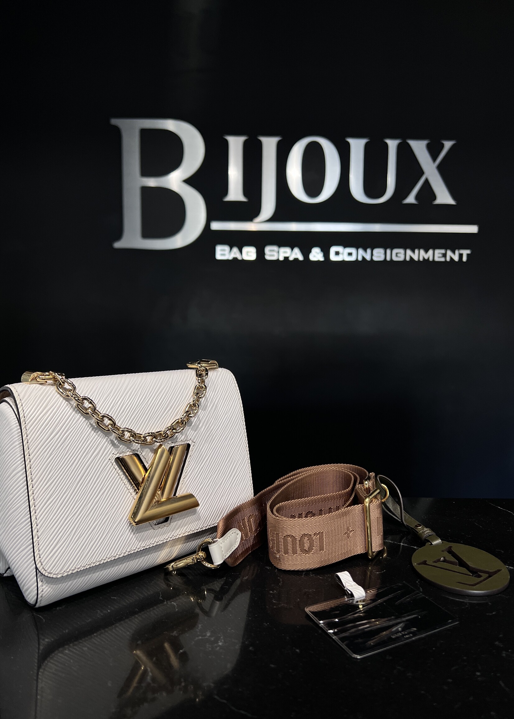 Louis Vuitton SOLD - Louis Vuitton Twist PM White