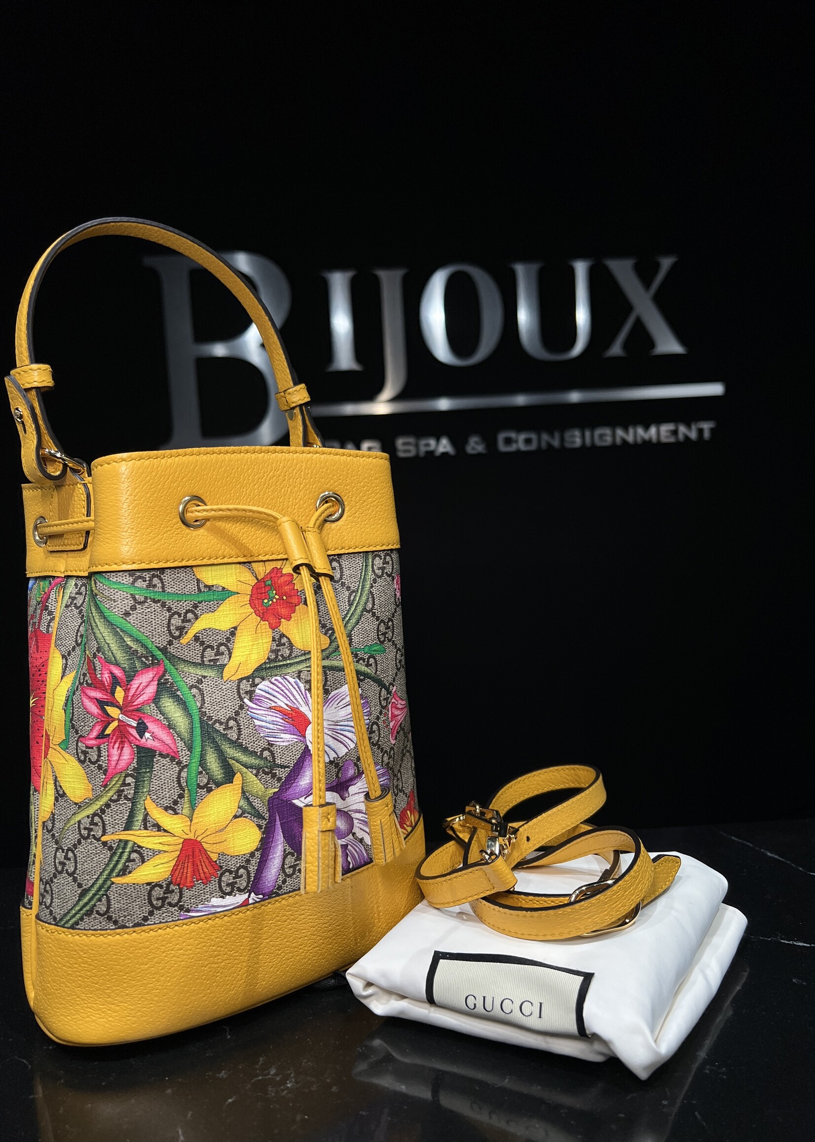 Gucci SOLD - Gucci Monogram Flora Small Ophidia Bucket Bag
