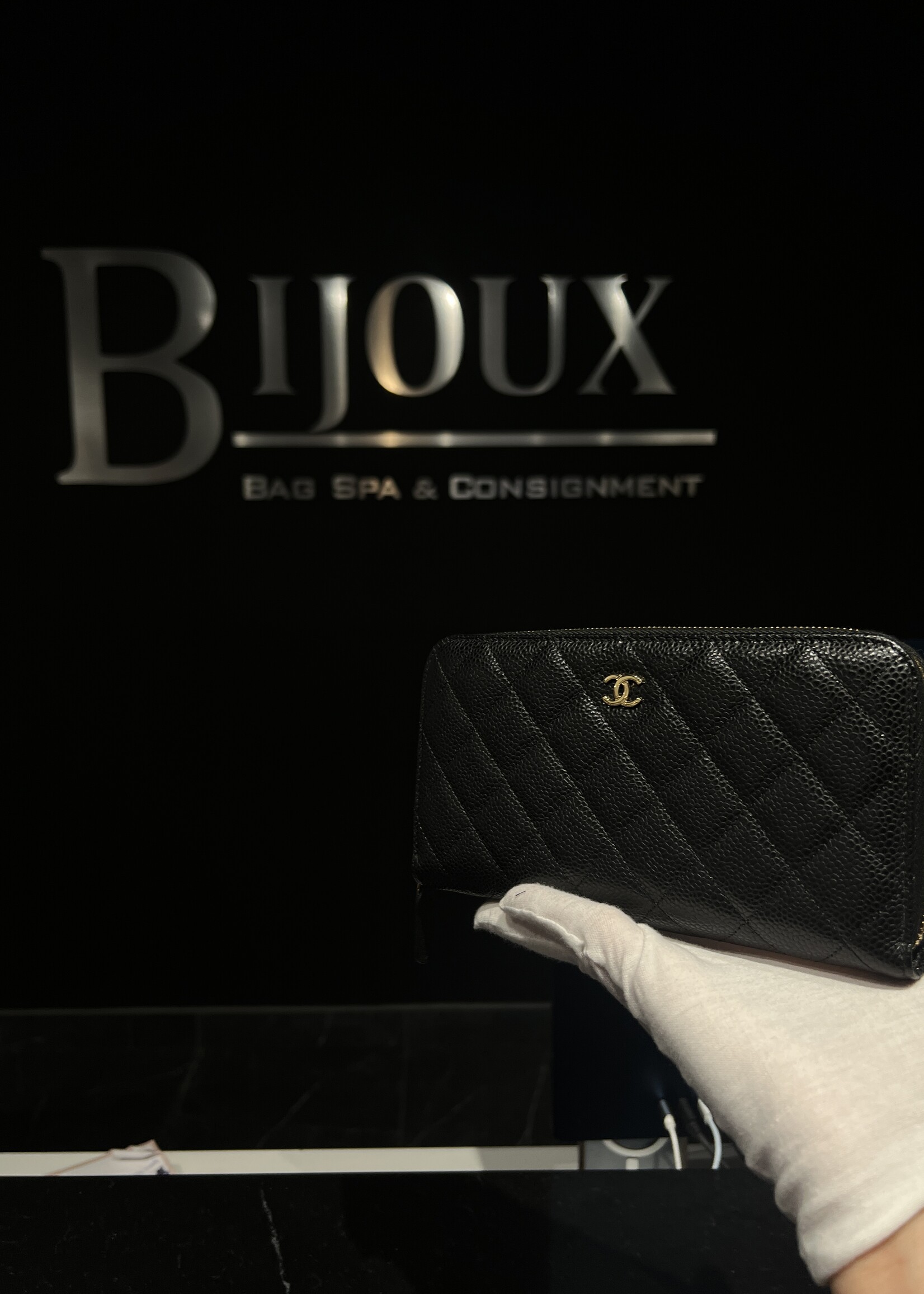 Chanel Chanel Caviar Zip Wallet