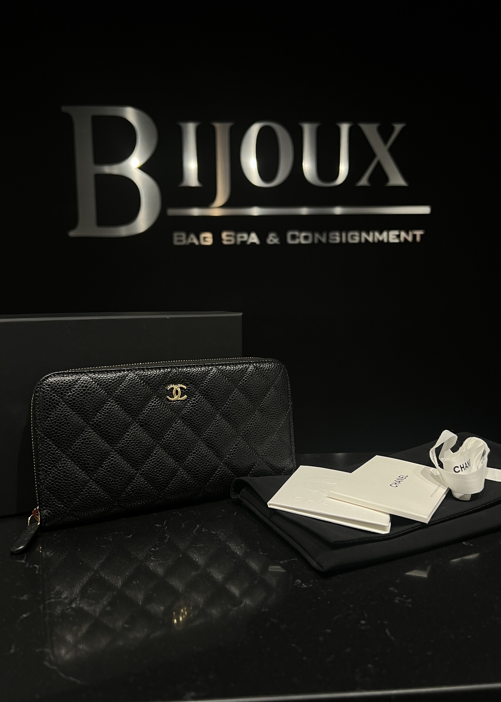 Chanel Chanel Caviar Zip Wallet