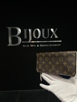Louis Vuitton Louis Vuitton Monogram Fleuri Insolite Wallet Rose