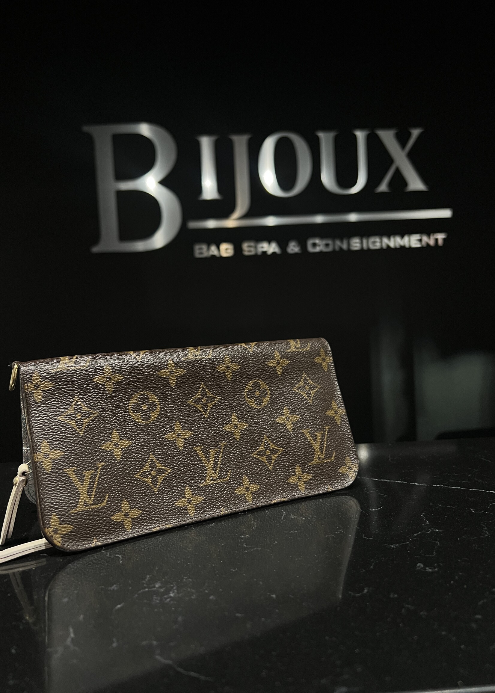 Louis Vuitton Louis Vuitton Monogram Fleuri Insolite Wallet Rose