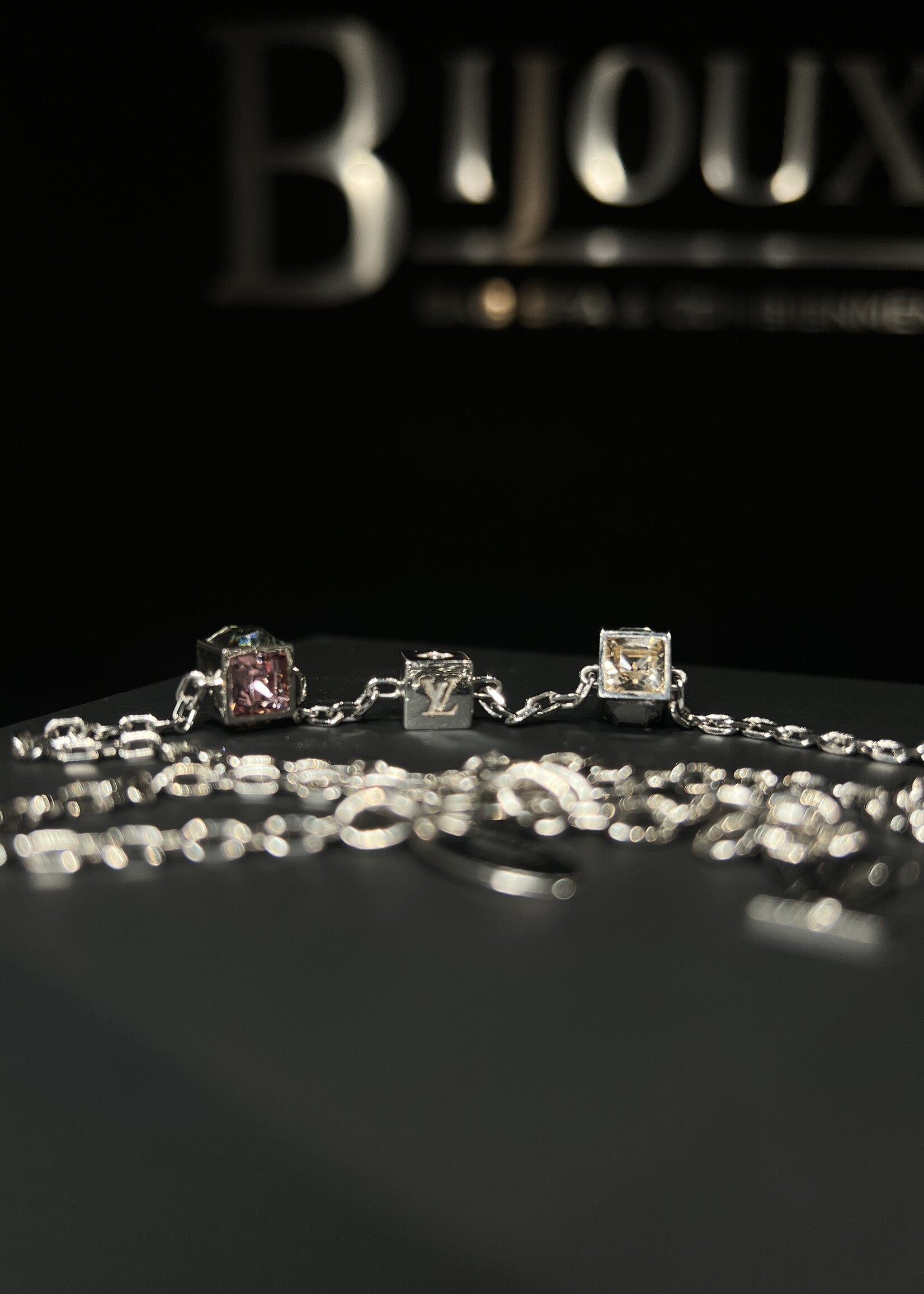 Louis Vuitton Louis Vuitton Gamble Drop Necklace