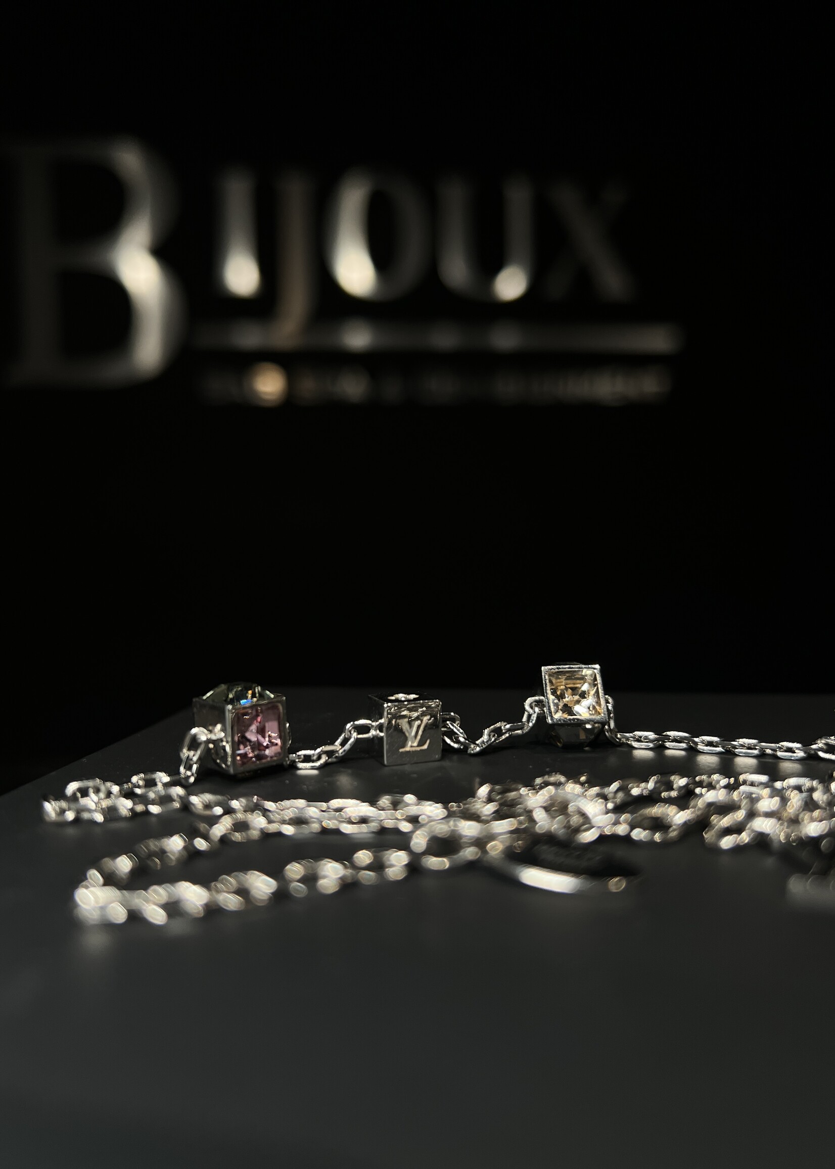 Louis Vuitton Louis Vuitton Gamble Drop Necklace