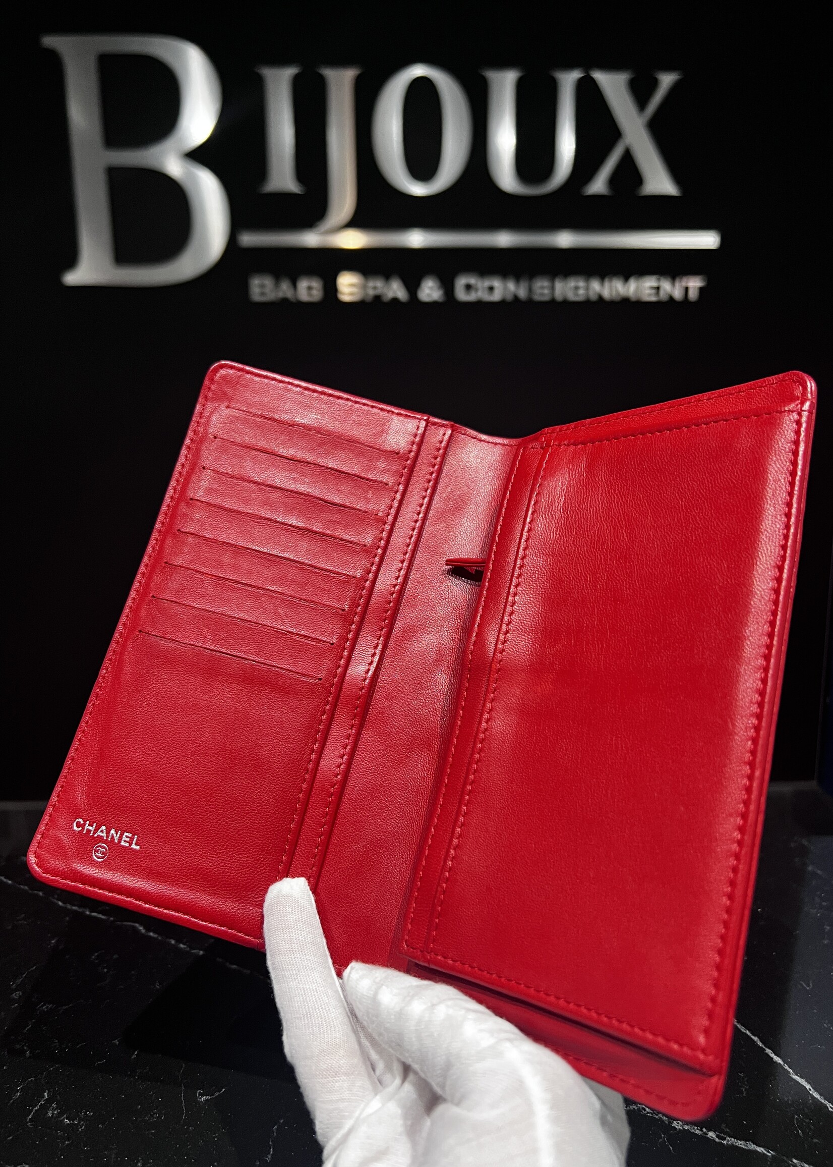 Chanel Chanel Camellia Wallet