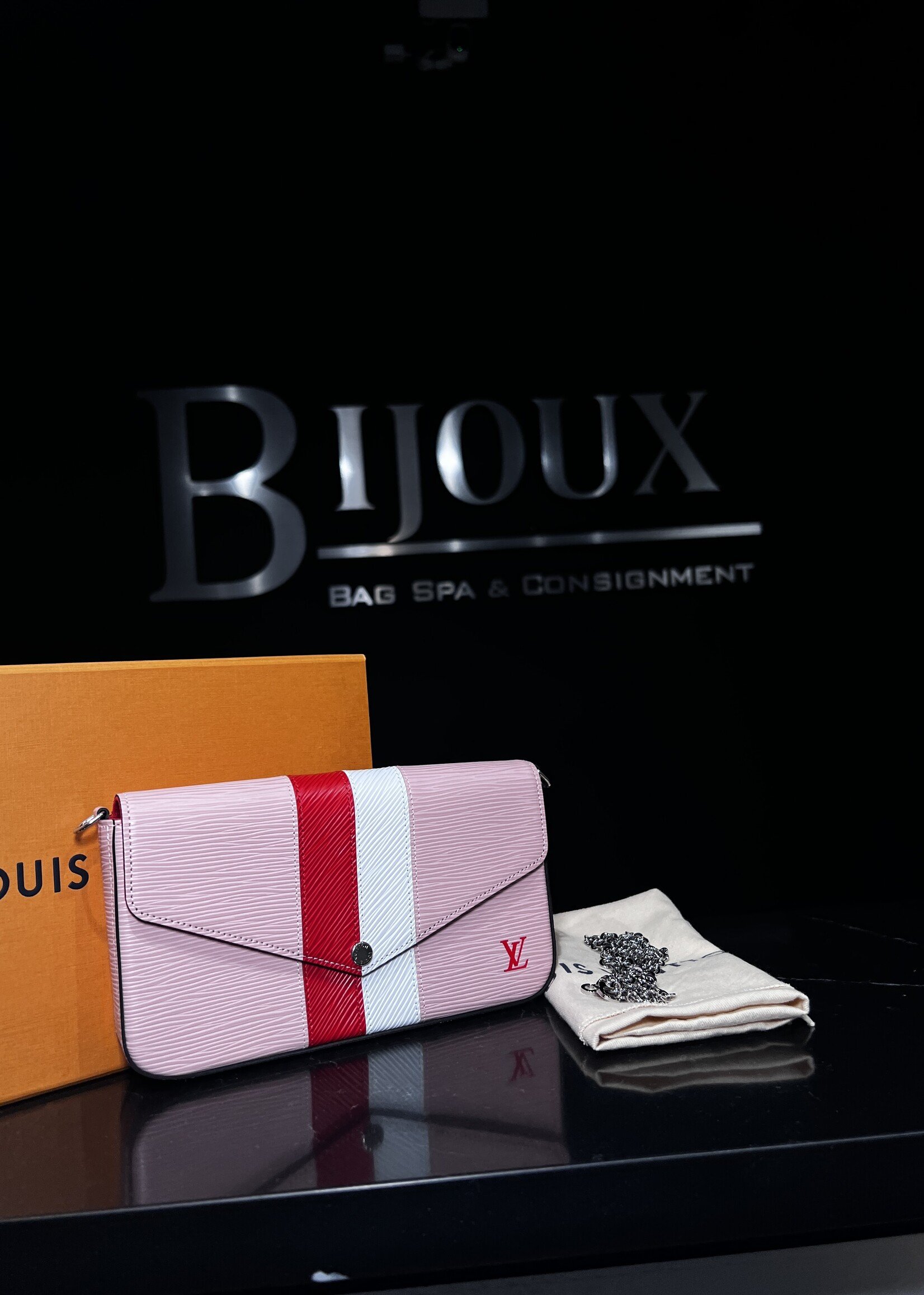 Louis Vuitton Louis Vuitton Epi Felicie Pochette Pink