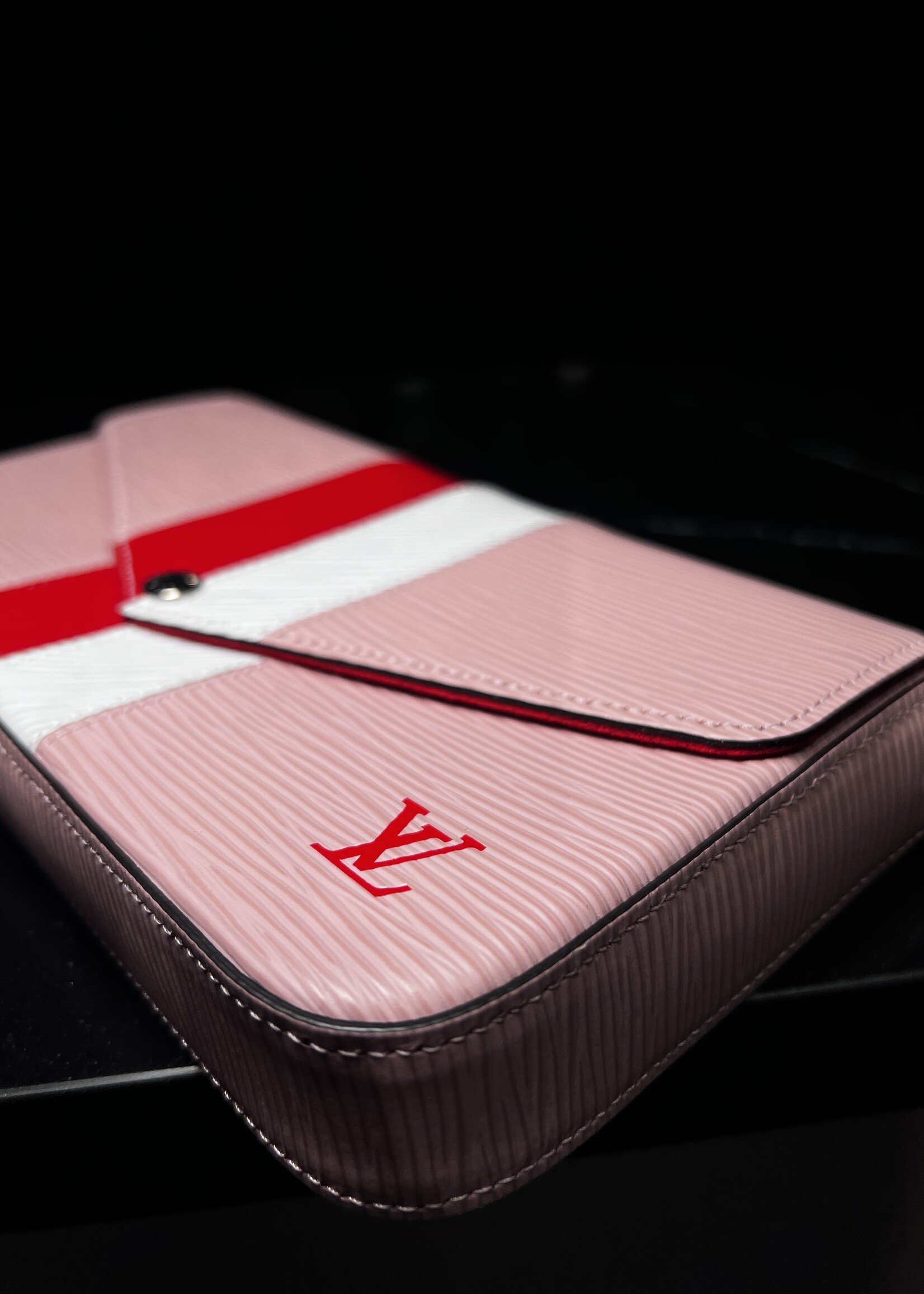 Louis Vuitton Louis Vuitton Epi Felicie Pochette Pink