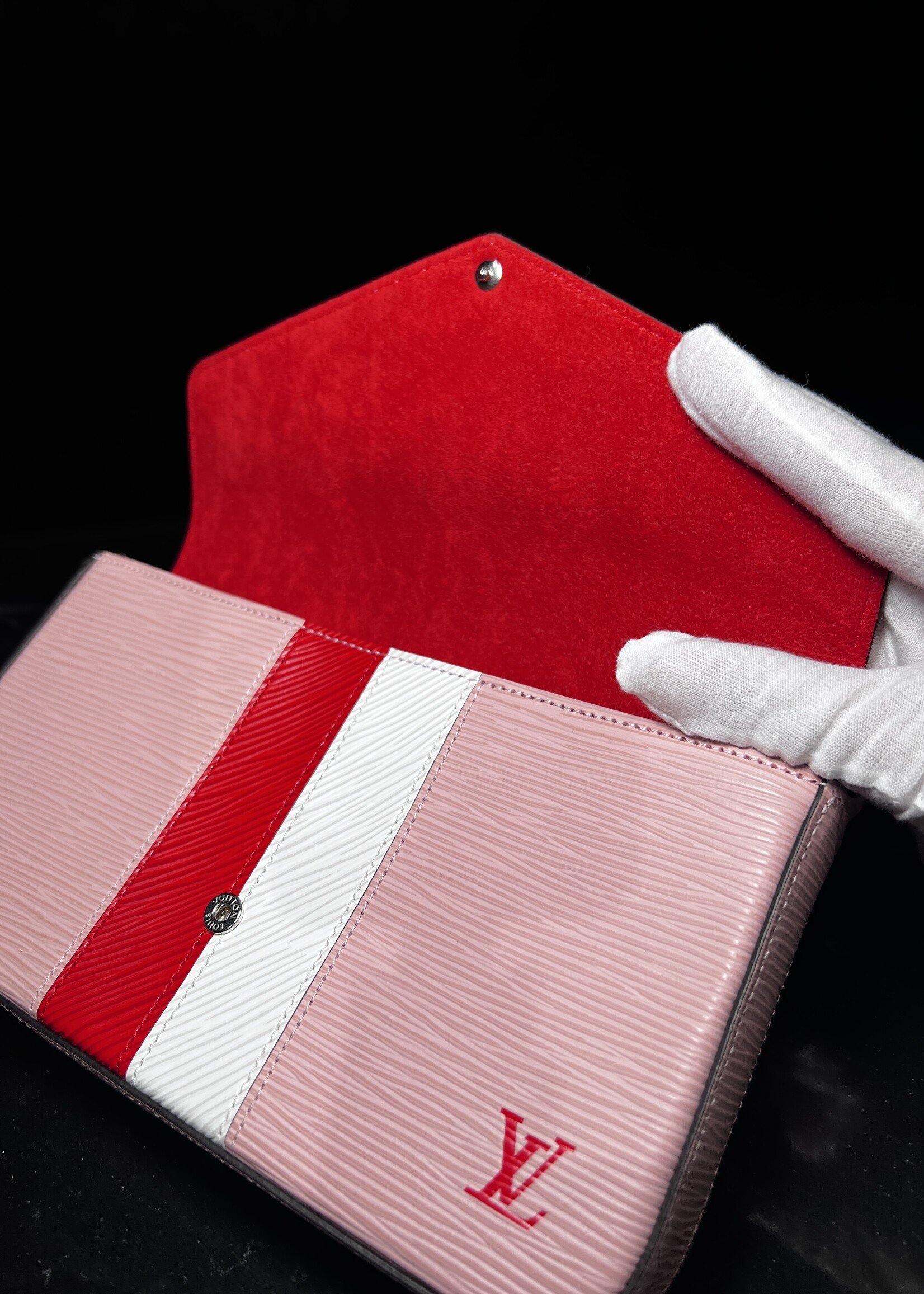 Louis Vuitton Louis Vuitton Epi Felicie Pochette Pink