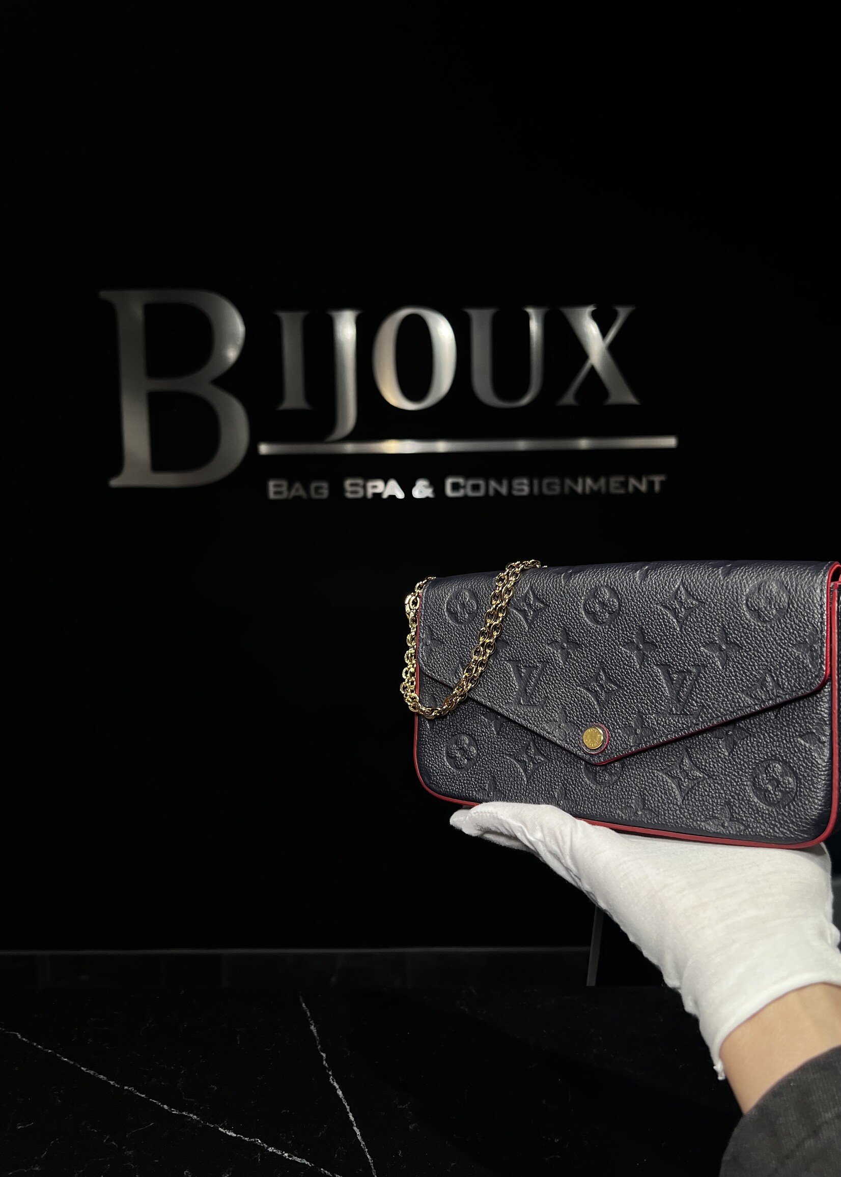 Louis Vuitton SOLD - Louis Vuitton Pochette Felicie Empreinte