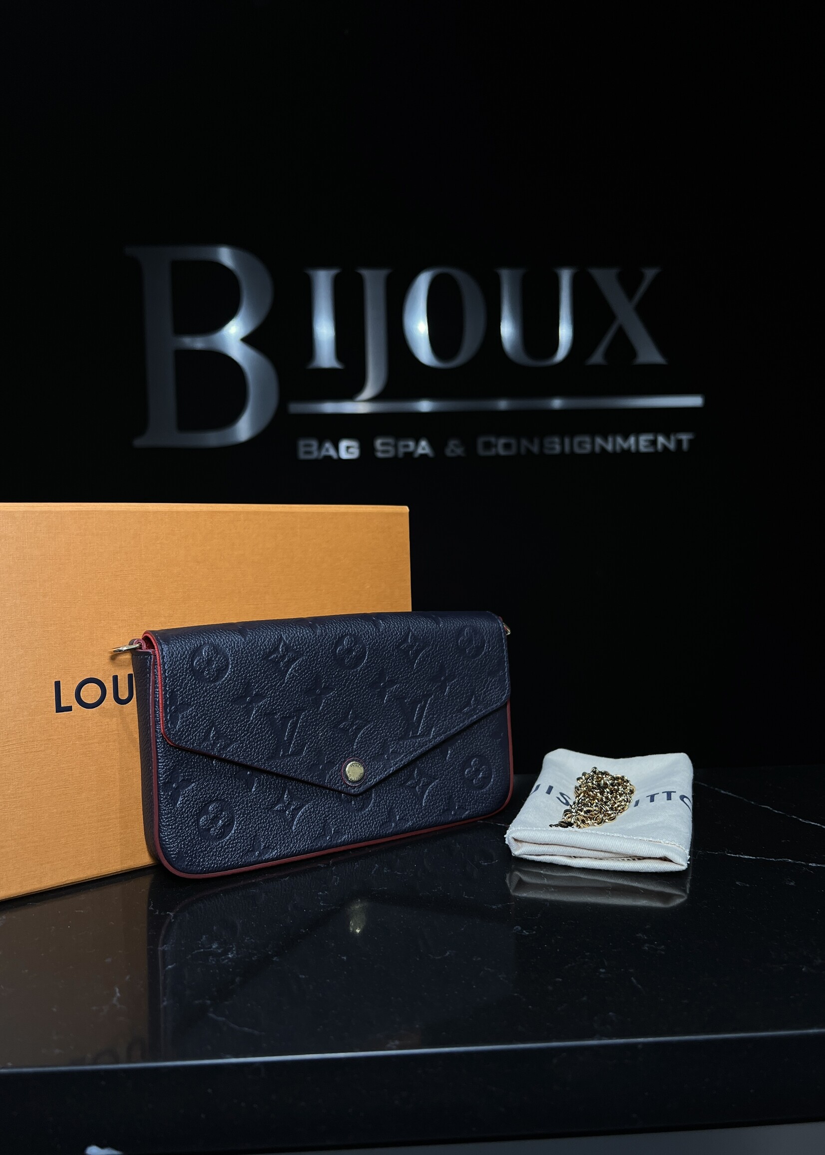 Louis Vuitton Louis Vuitton Pochette Felicie Empreinte