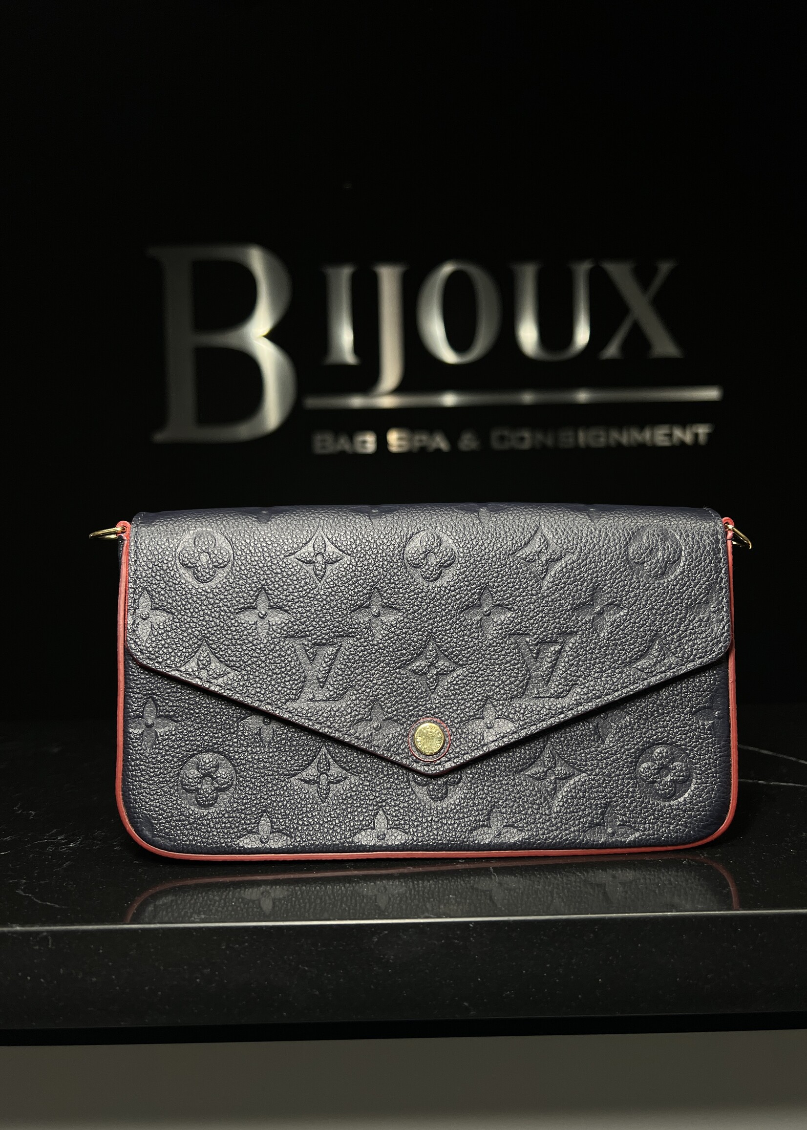 Louis Vuitton SOLD - Louis Vuitton Pochette Felicie Empreinte