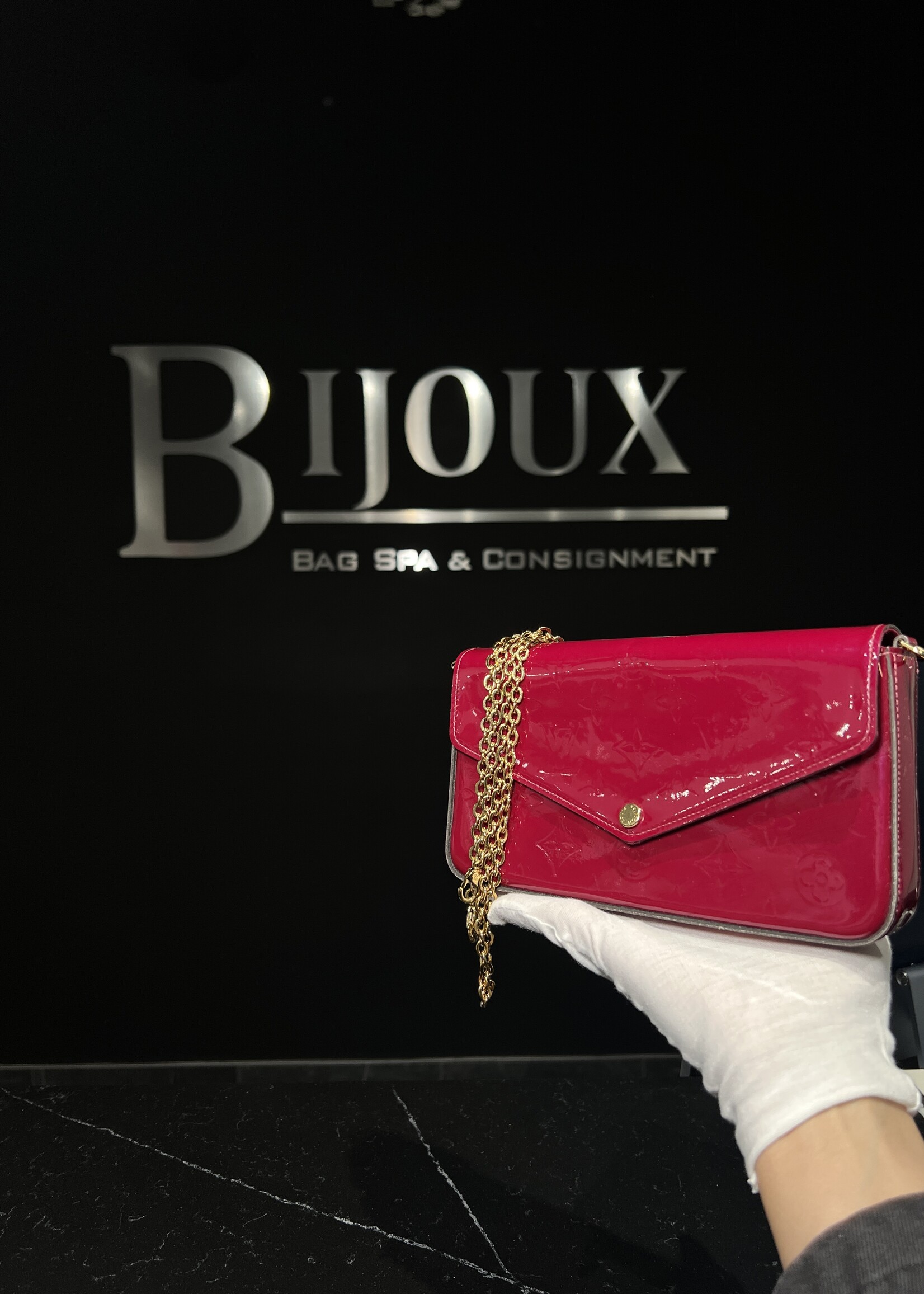 Louis Vuitton Louis Vuitton Pochette Felicie Vernis