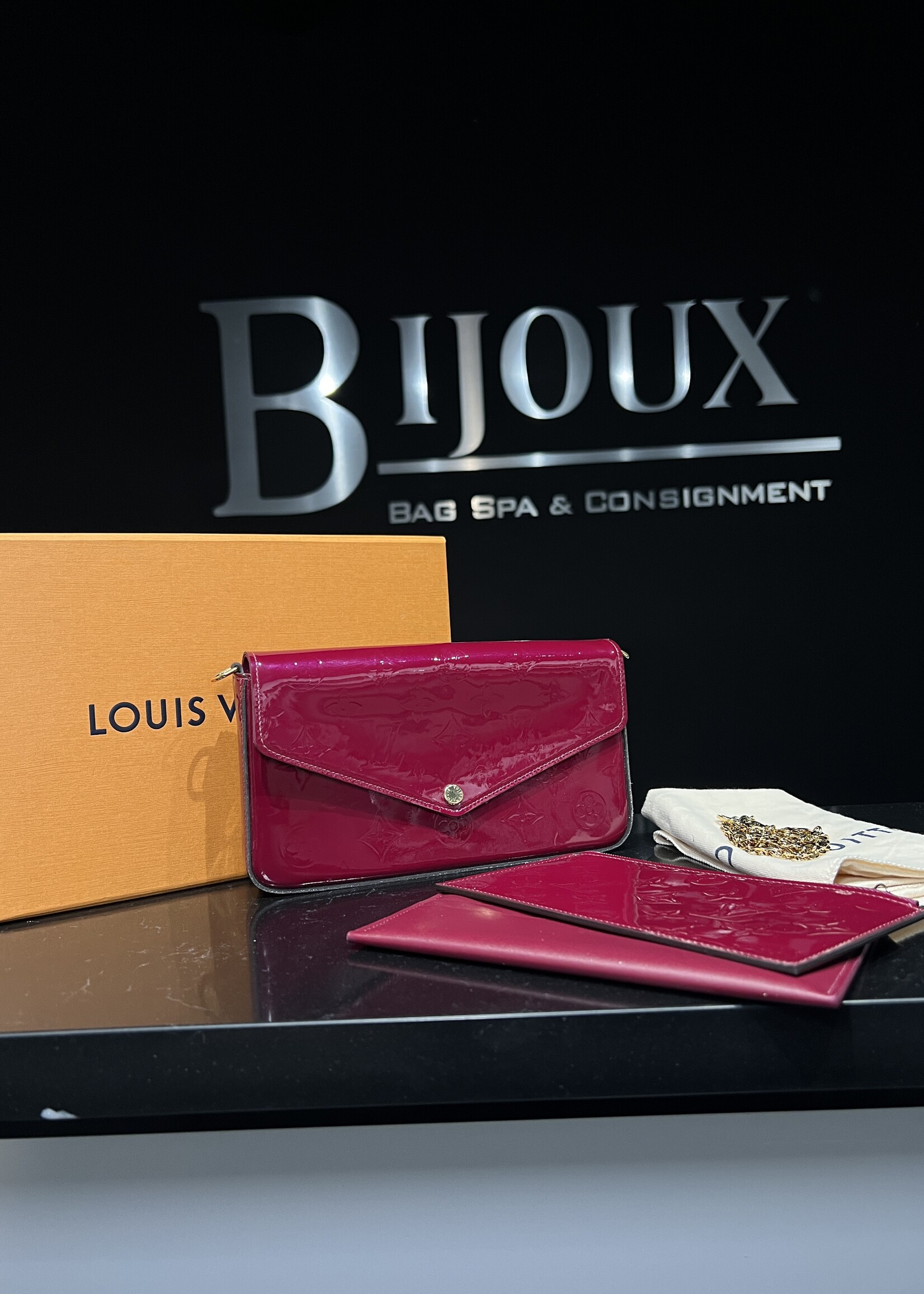 Louis Vuitton Louis Vuitton Pochette Felicie Vernis